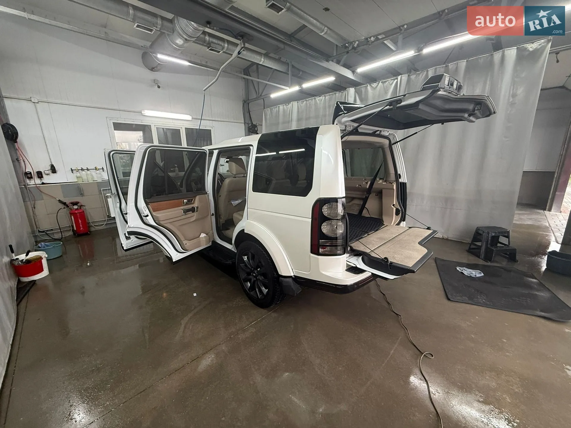 2015 Land Rover Discovery - мініатюра 27