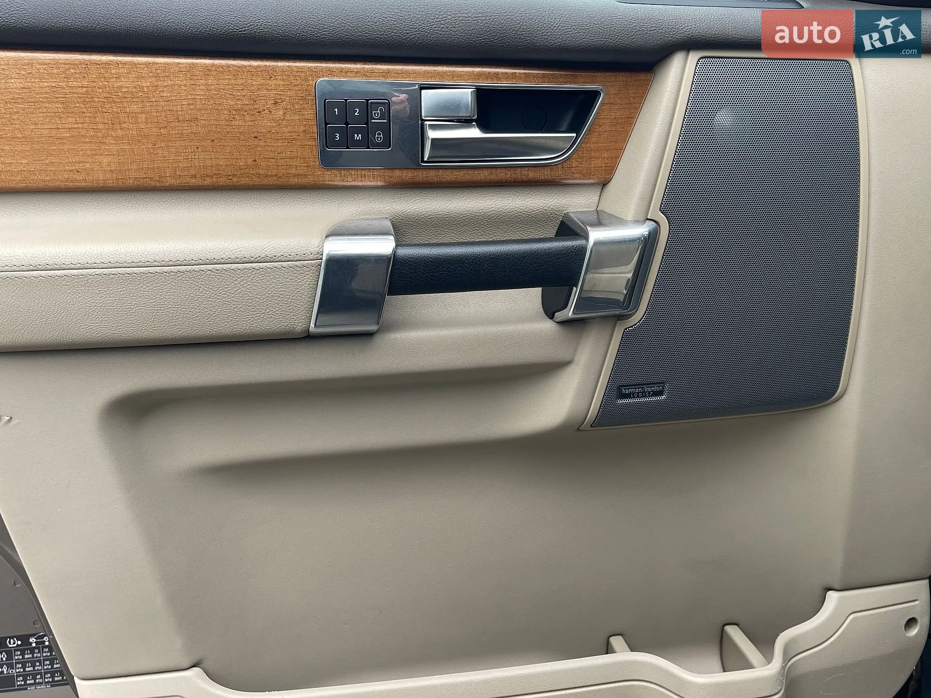 2011 Land Rover Discovery - мініатюра 19
