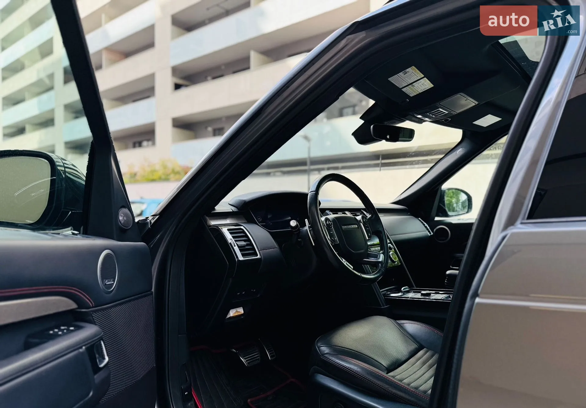 2017 Land Rover Discovery - мініатюра 8