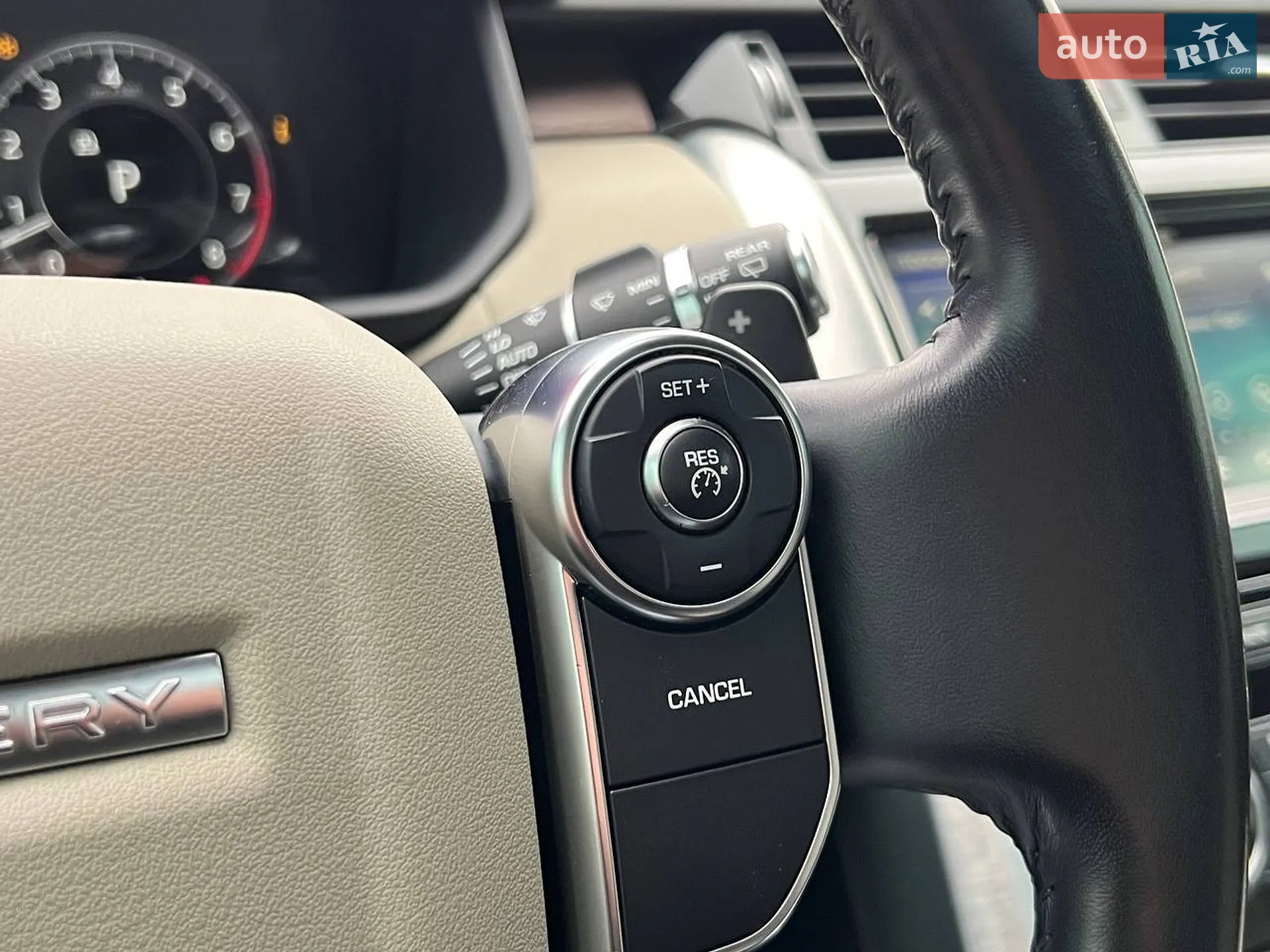 2018 Land Rover Discovery - мініатюра 29