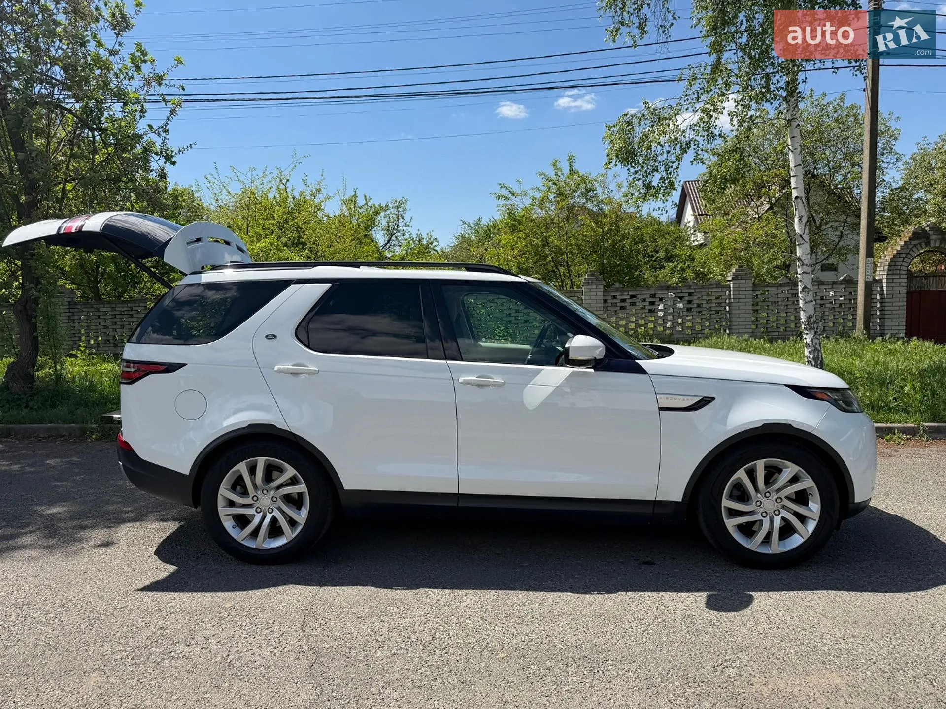 2017 Land Rover Discovery - мініатюра 2