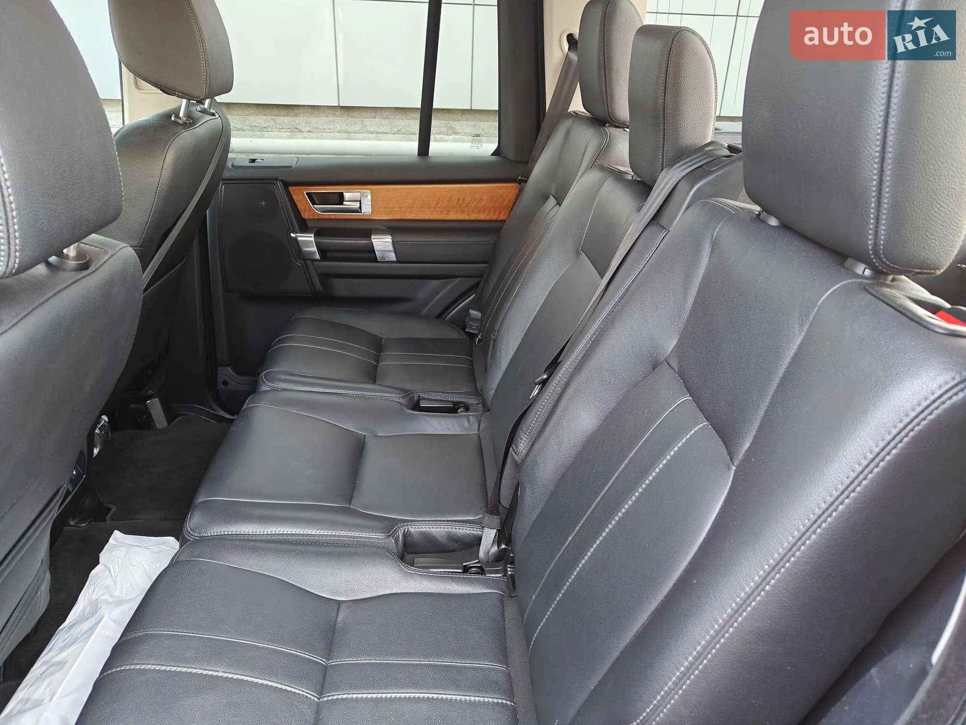2015 Land Rover Discovery - мініатюра 14