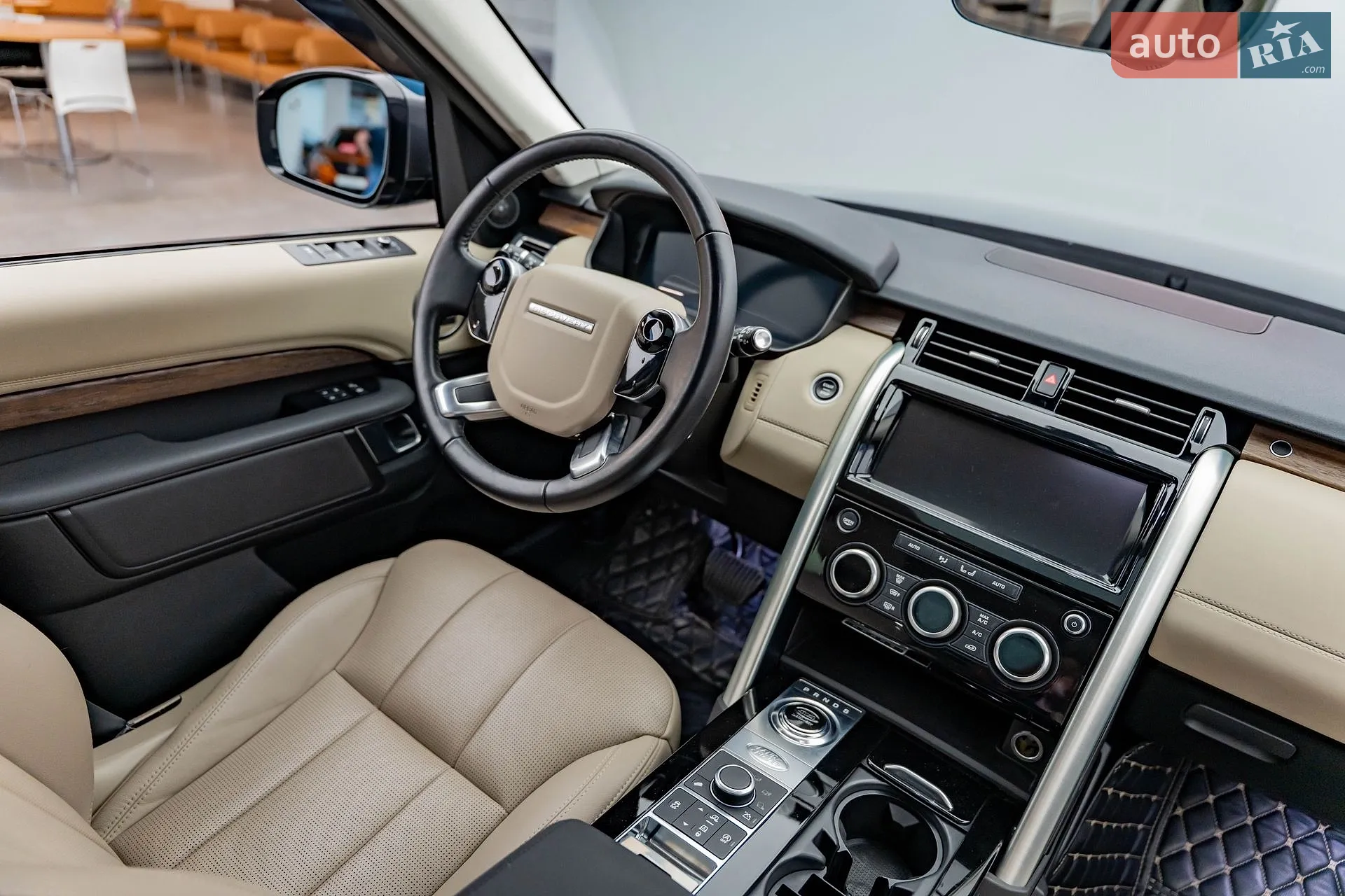 2019 Land Rover Discovery - мініатюра 18