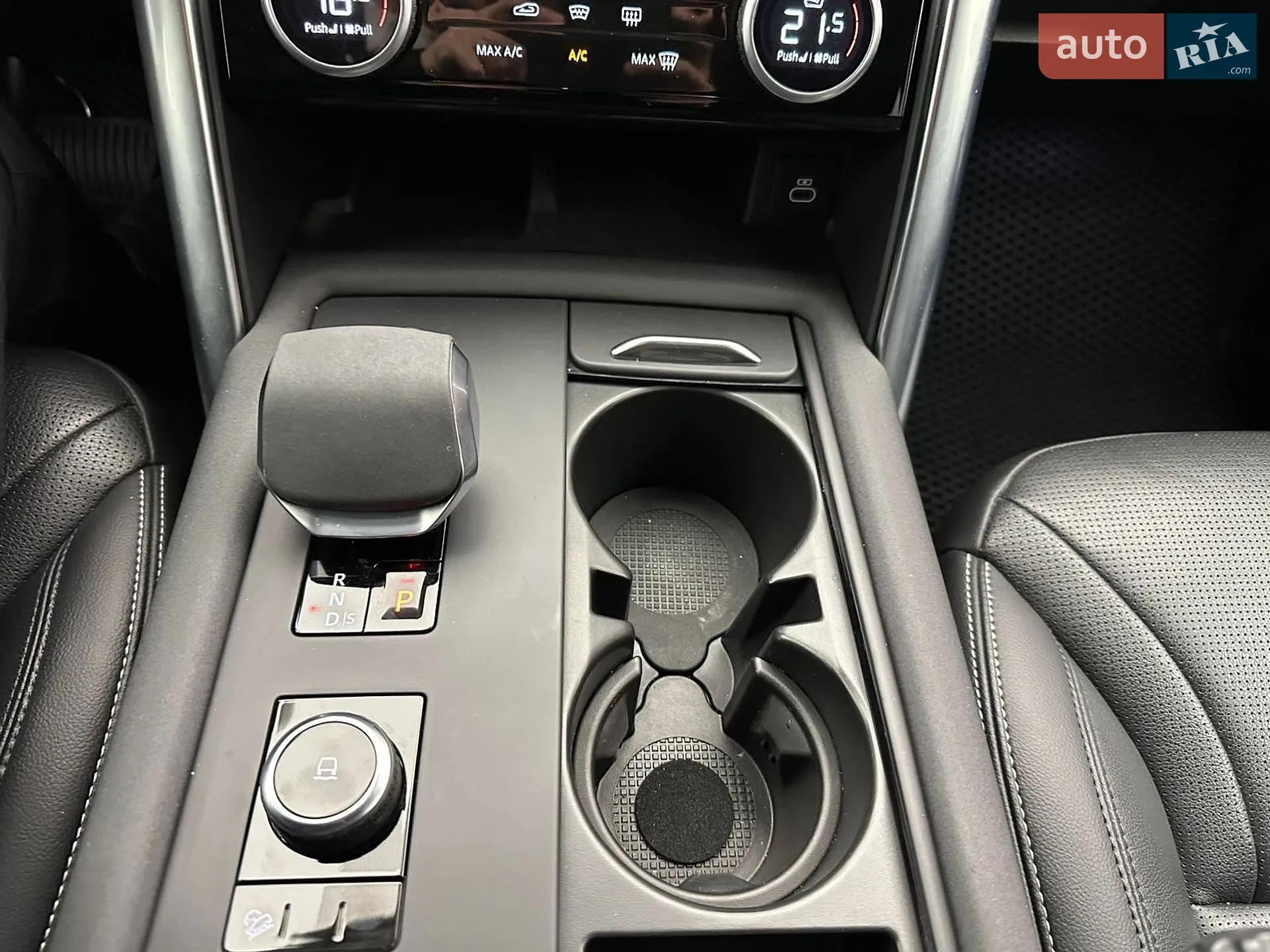 2021 Land Rover Discovery - мініатюра 16