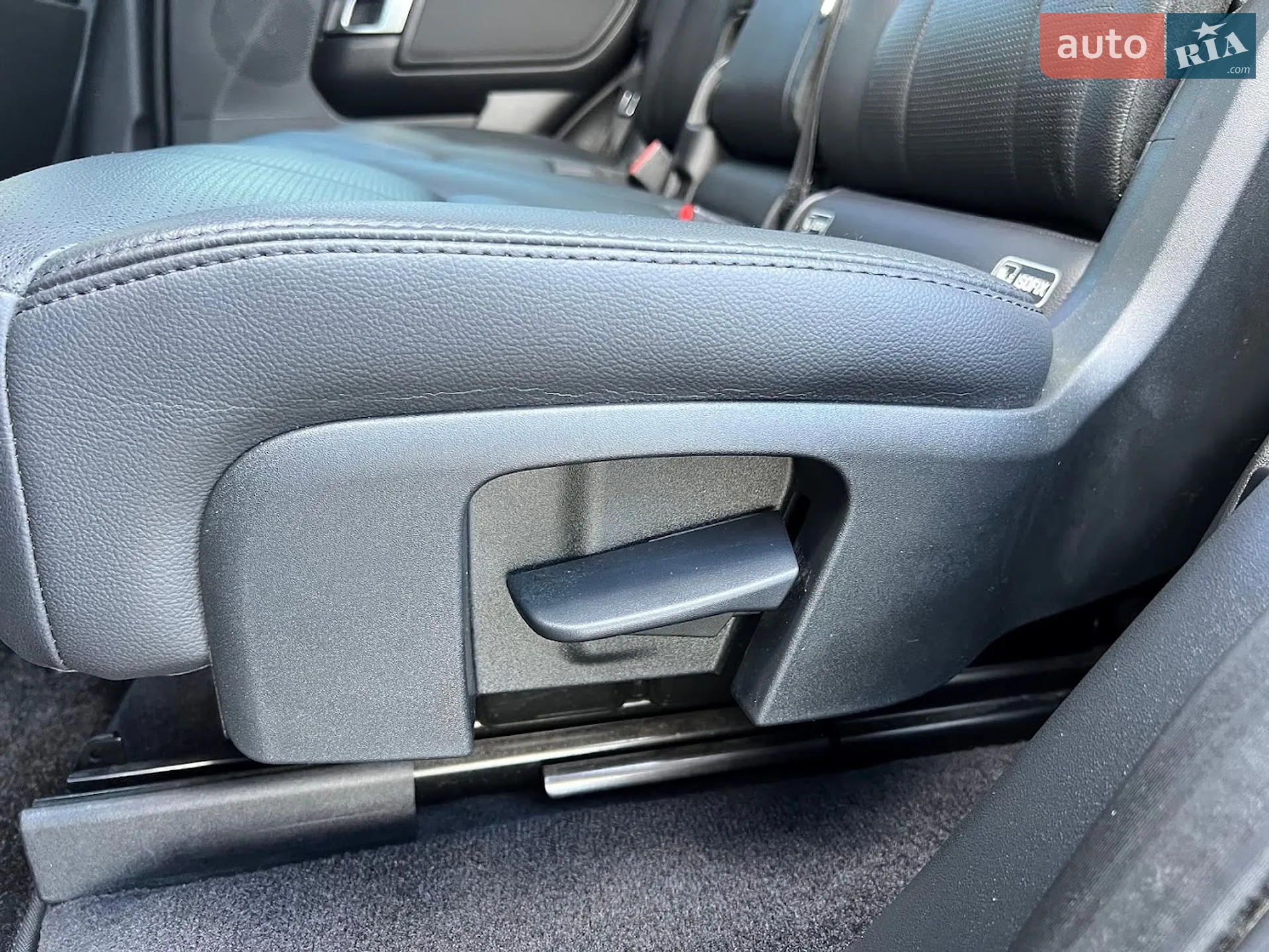 2019 Land Rover Discovery - мініатюра 29