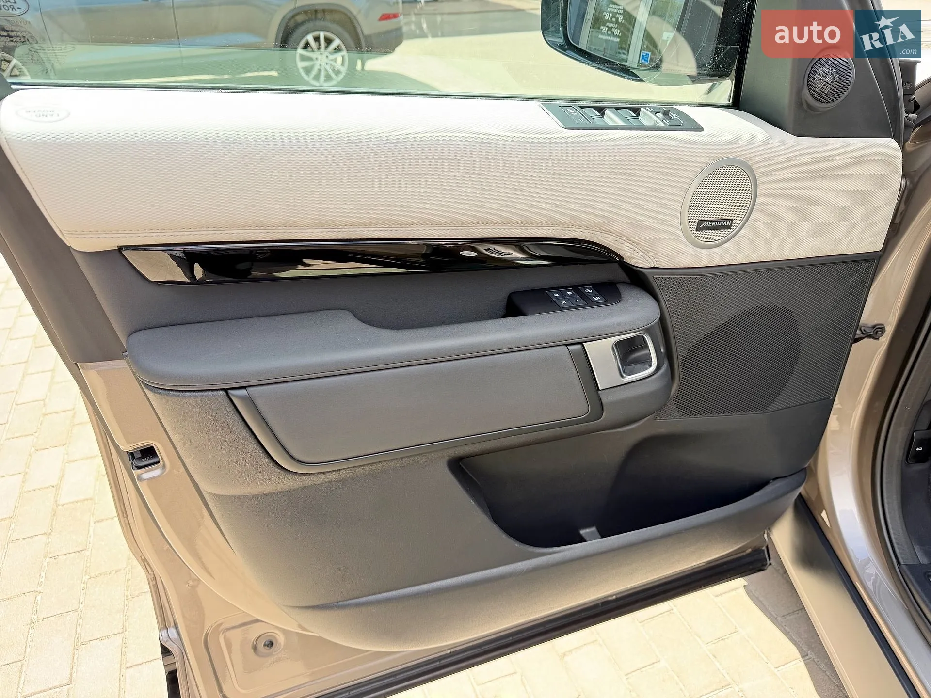 2023 Land Rover Discovery - мініатюра 14