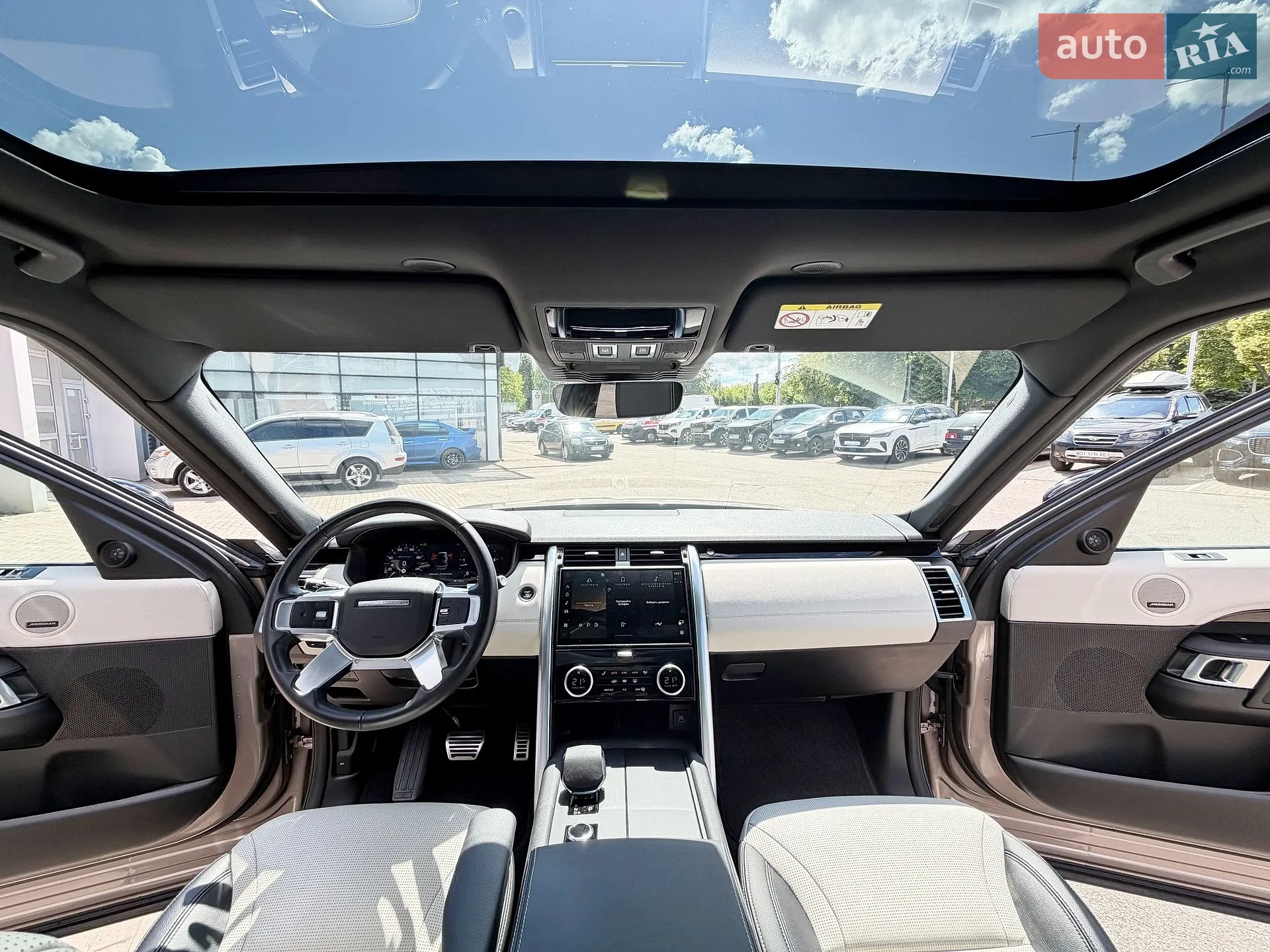 2023 Land Rover Discovery - мініатюра 17