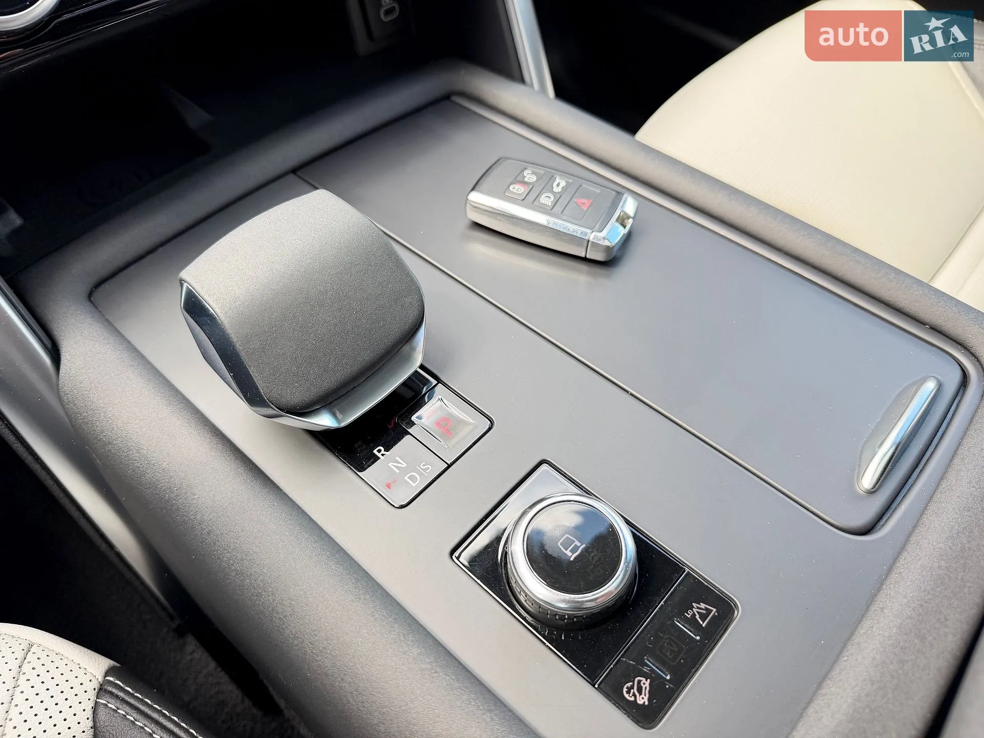 2023 Land Rover Discovery - мініатюра 30