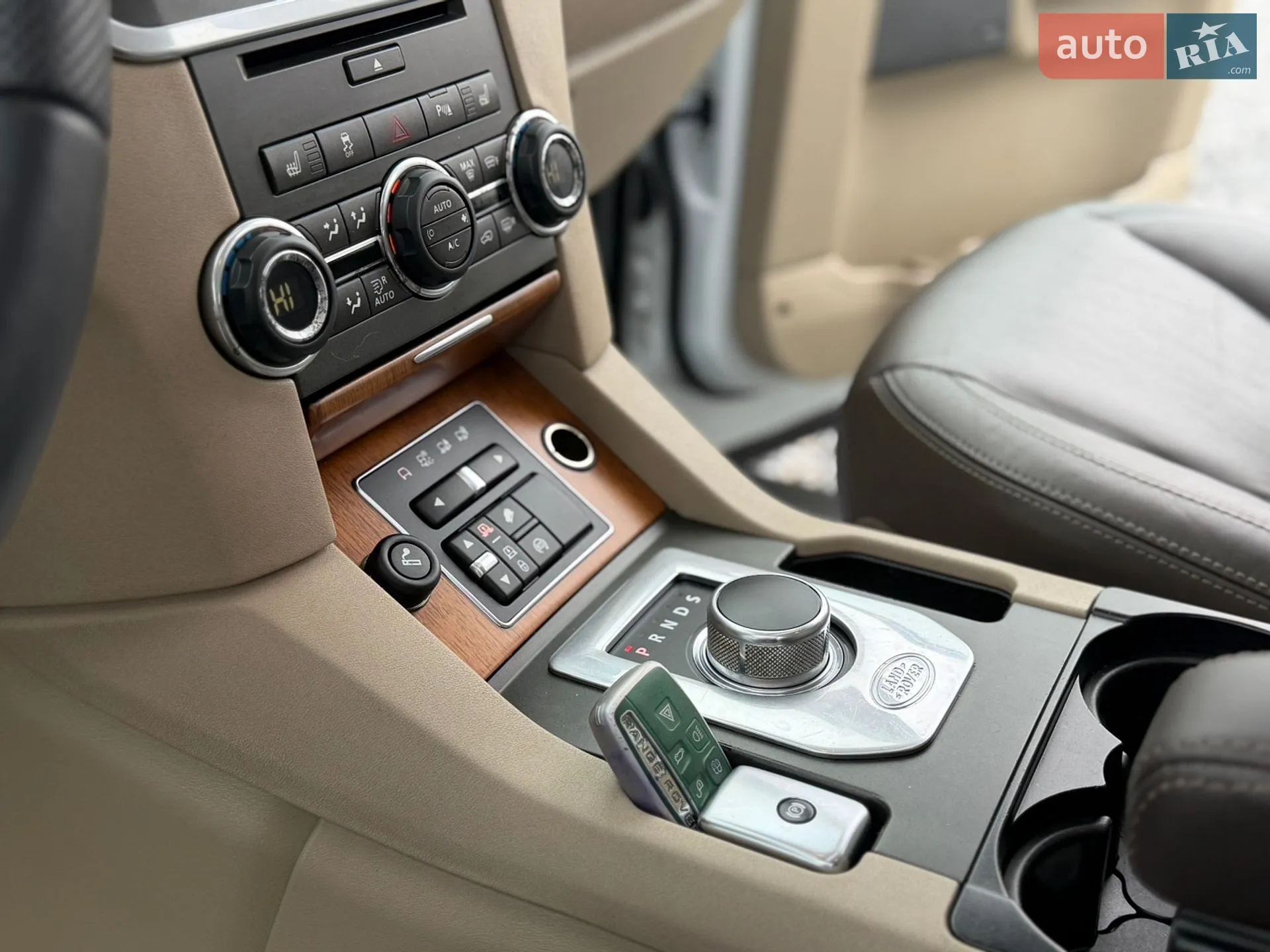 2016 Land Rover Discovery - мініатюра 39