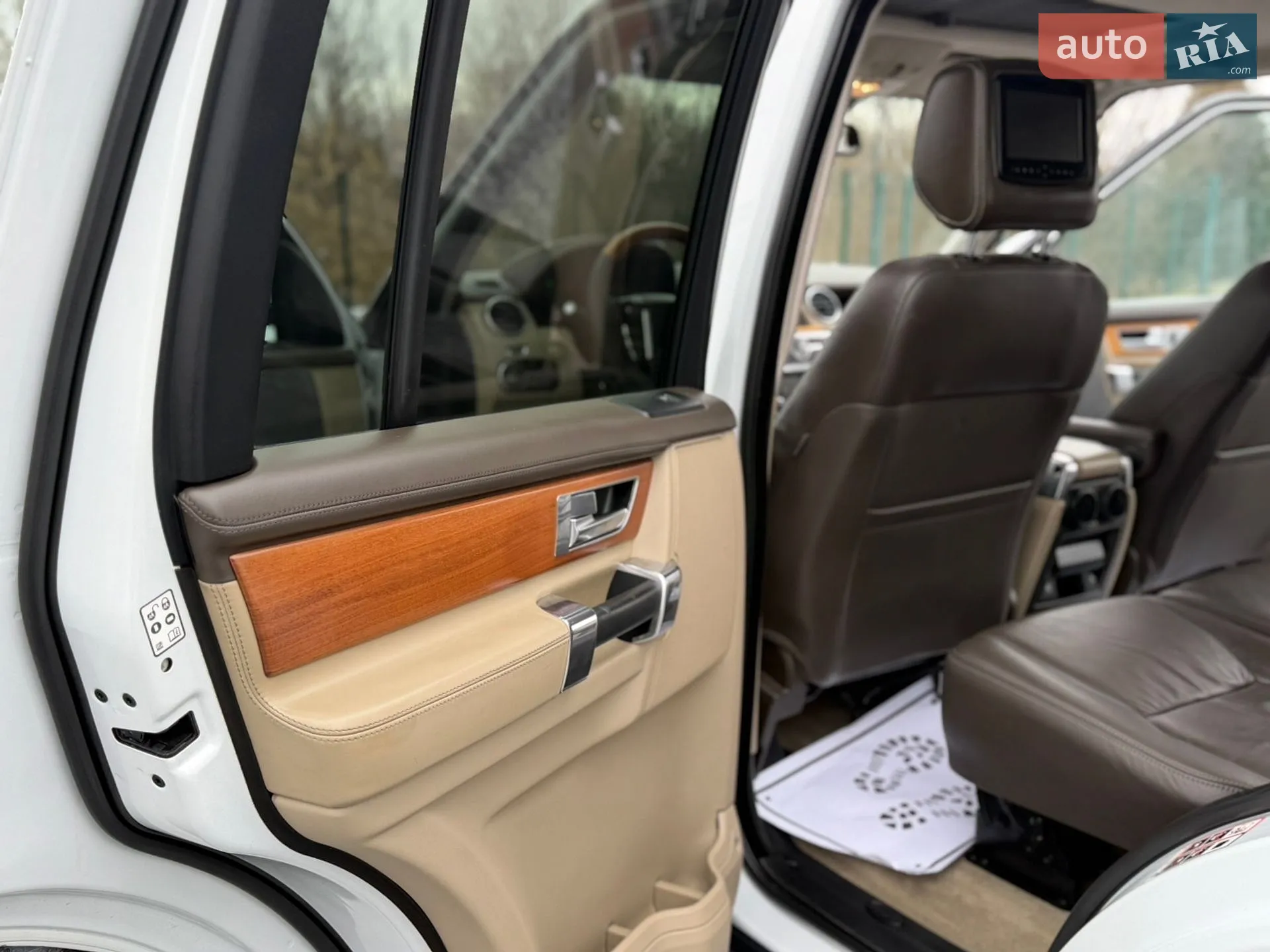 2016 Land Rover Discovery - мініатюра 55