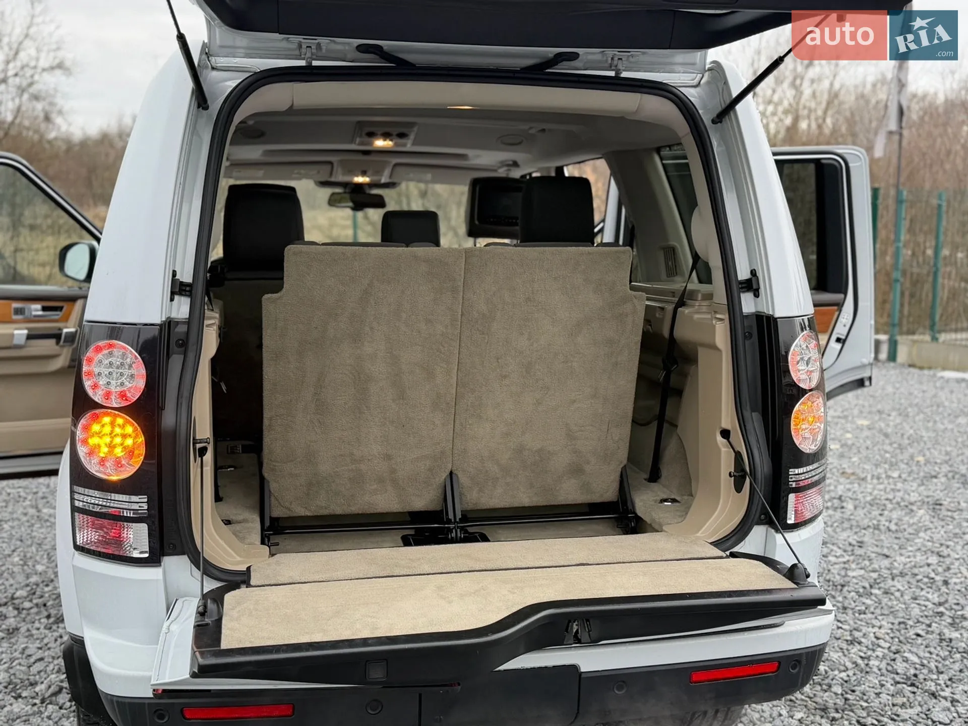 2016 Land Rover Discovery - мініатюра 59