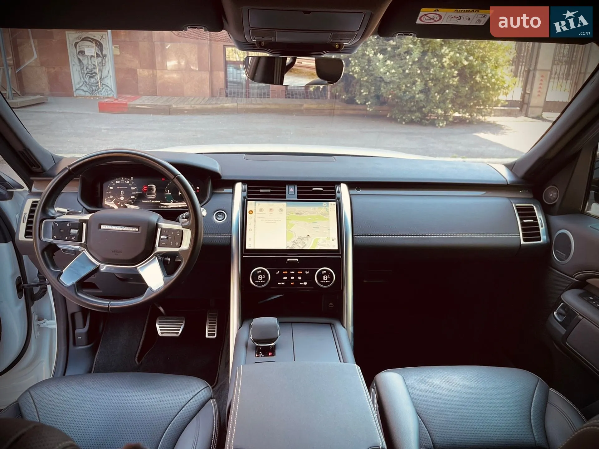 2021 Land Rover Discovery - мініатюра 47