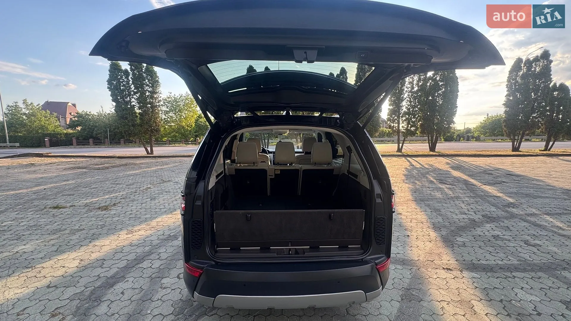 2019 Land Rover Discovery - мініатюра 47