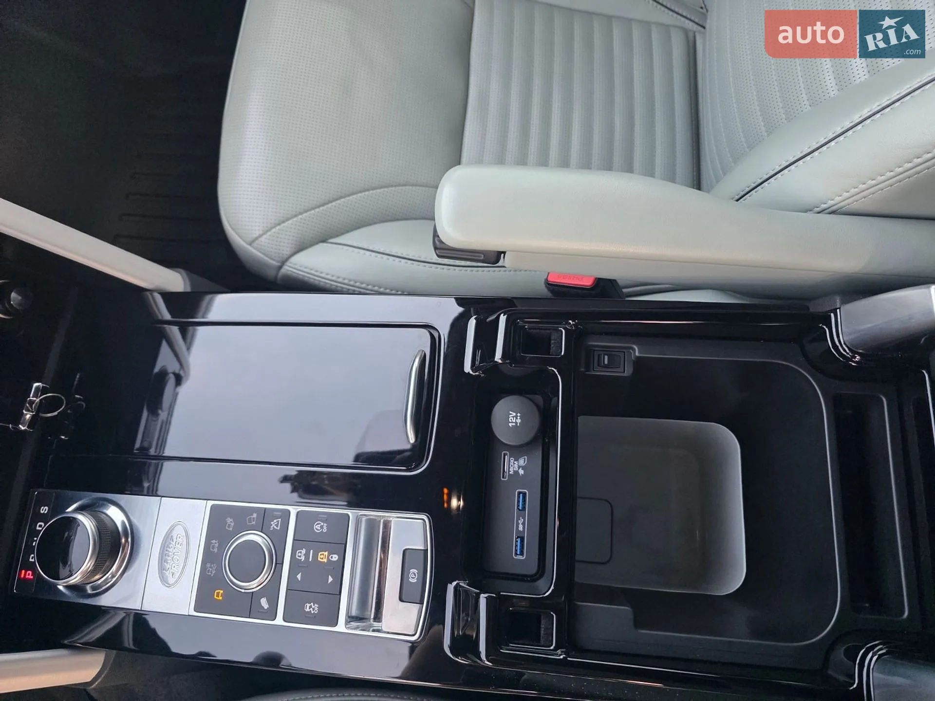 2018 Land Rover Discovery - мініатюра 23