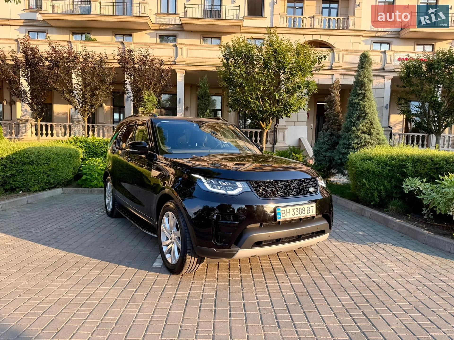 2018 Land Rover Discovery - мініатюра 2