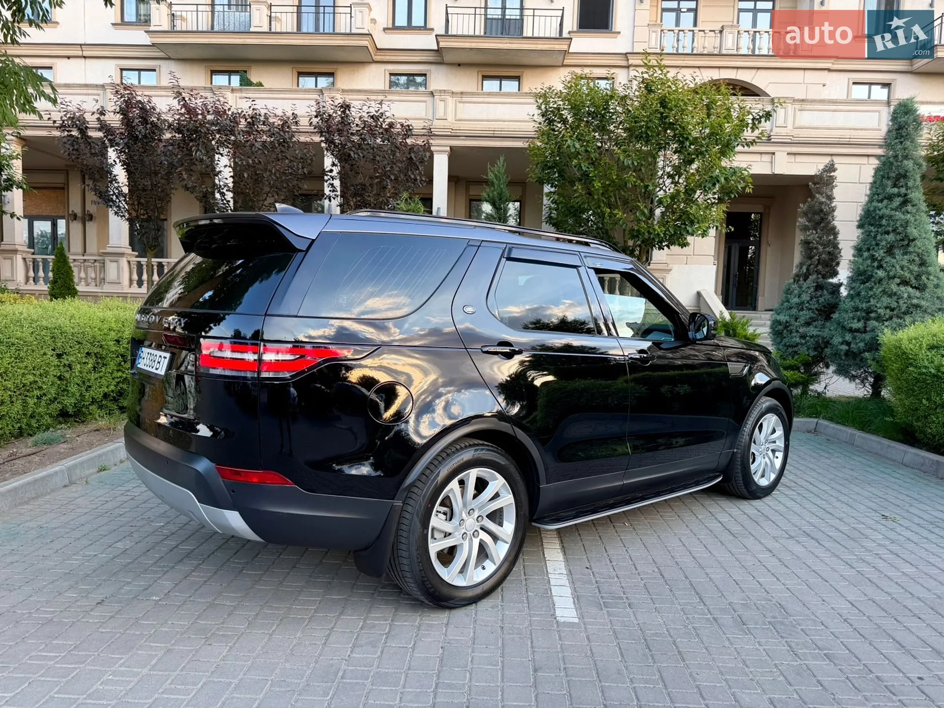 2018 Land Rover Discovery - мініатюра 25