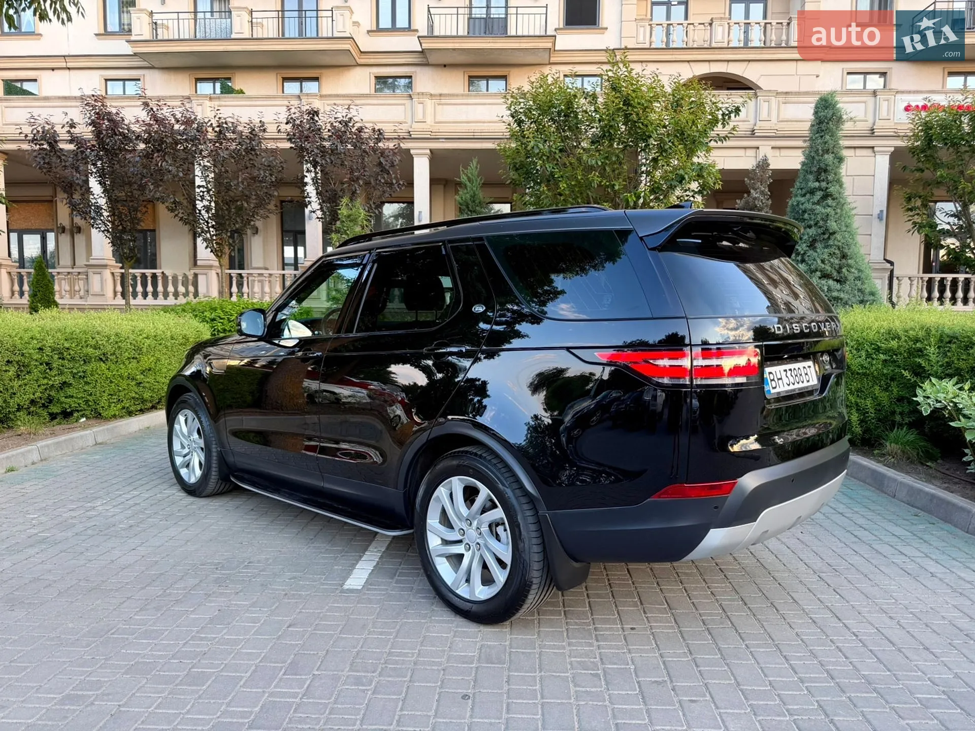 2018 Land Rover Discovery - мініатюра 28