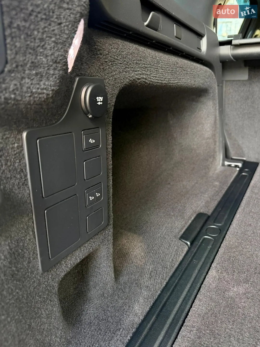 2018 Land Rover Discovery - мініатюра 71