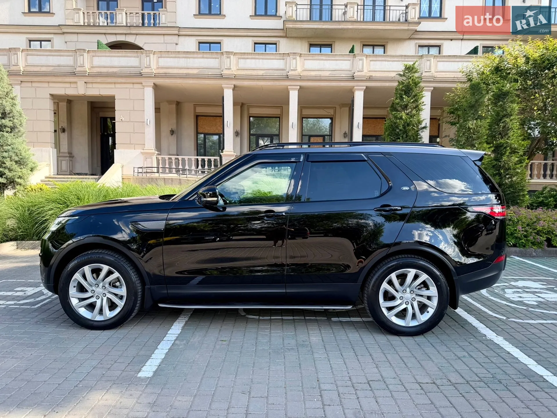 2018 Land Rover Discovery - мініатюра 12