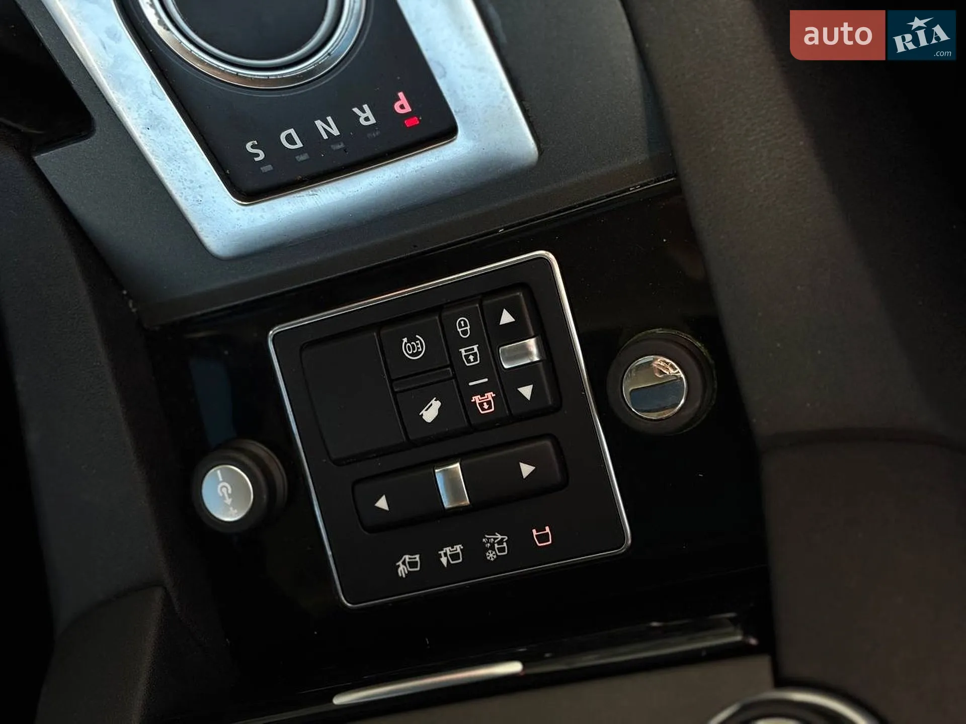 2016 Land Rover Discovery - мініатюра 20