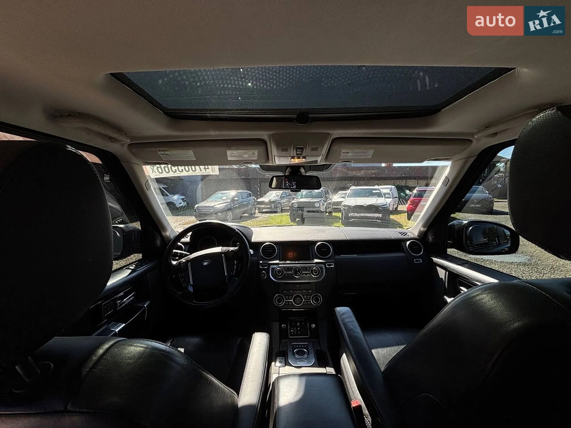 2016 Land Rover Discovery - мініатюра 32