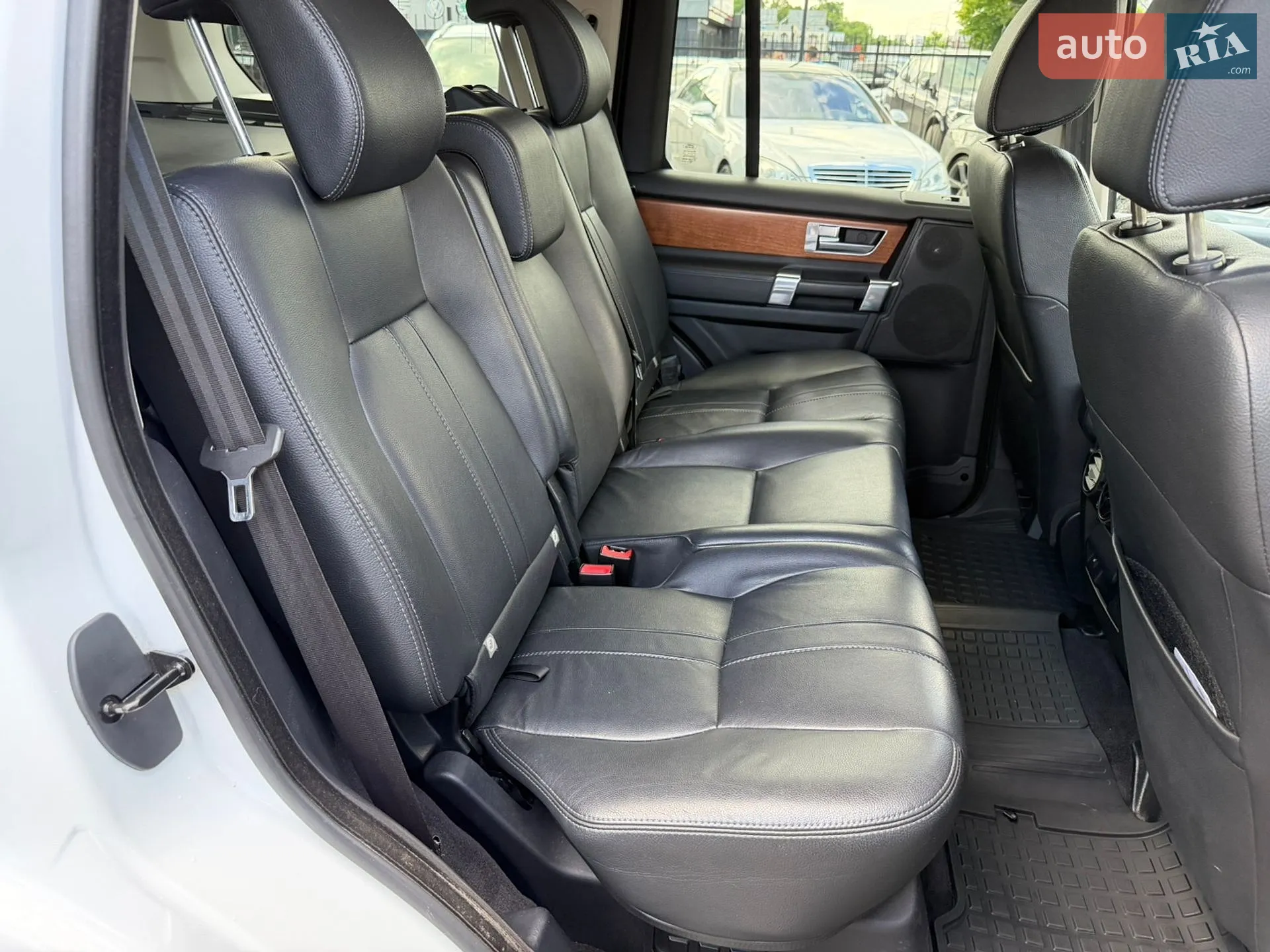 2014 Land Rover Discovery - мініатюра 16