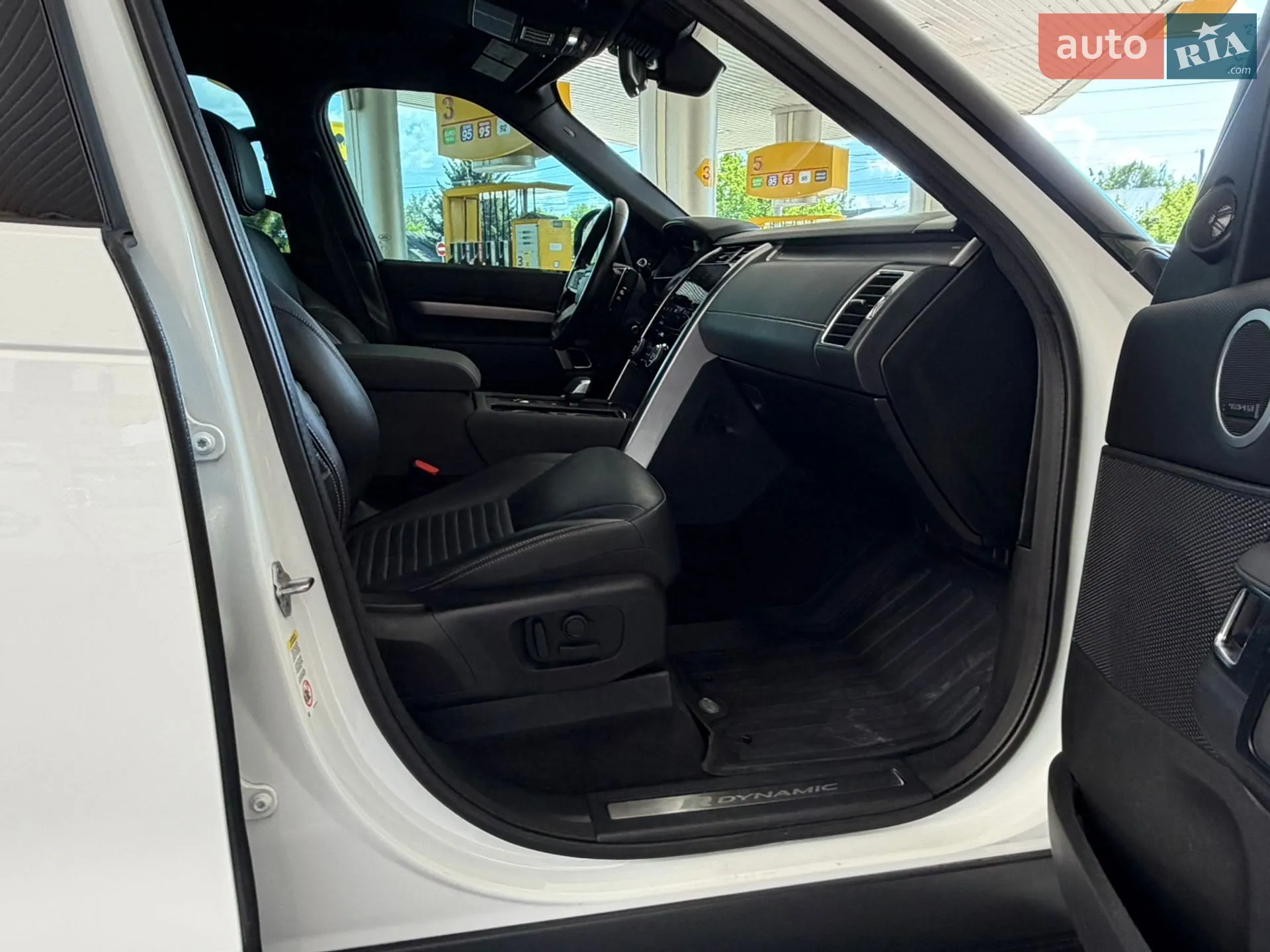 2021 Land Rover Discovery - мініатюра 25