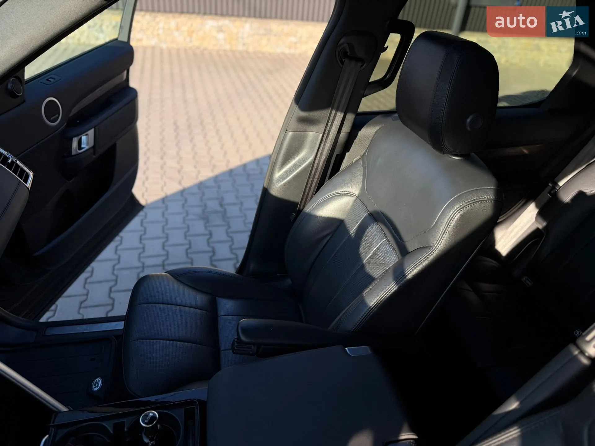 2017 Land Rover Discovery - мініатюра 43