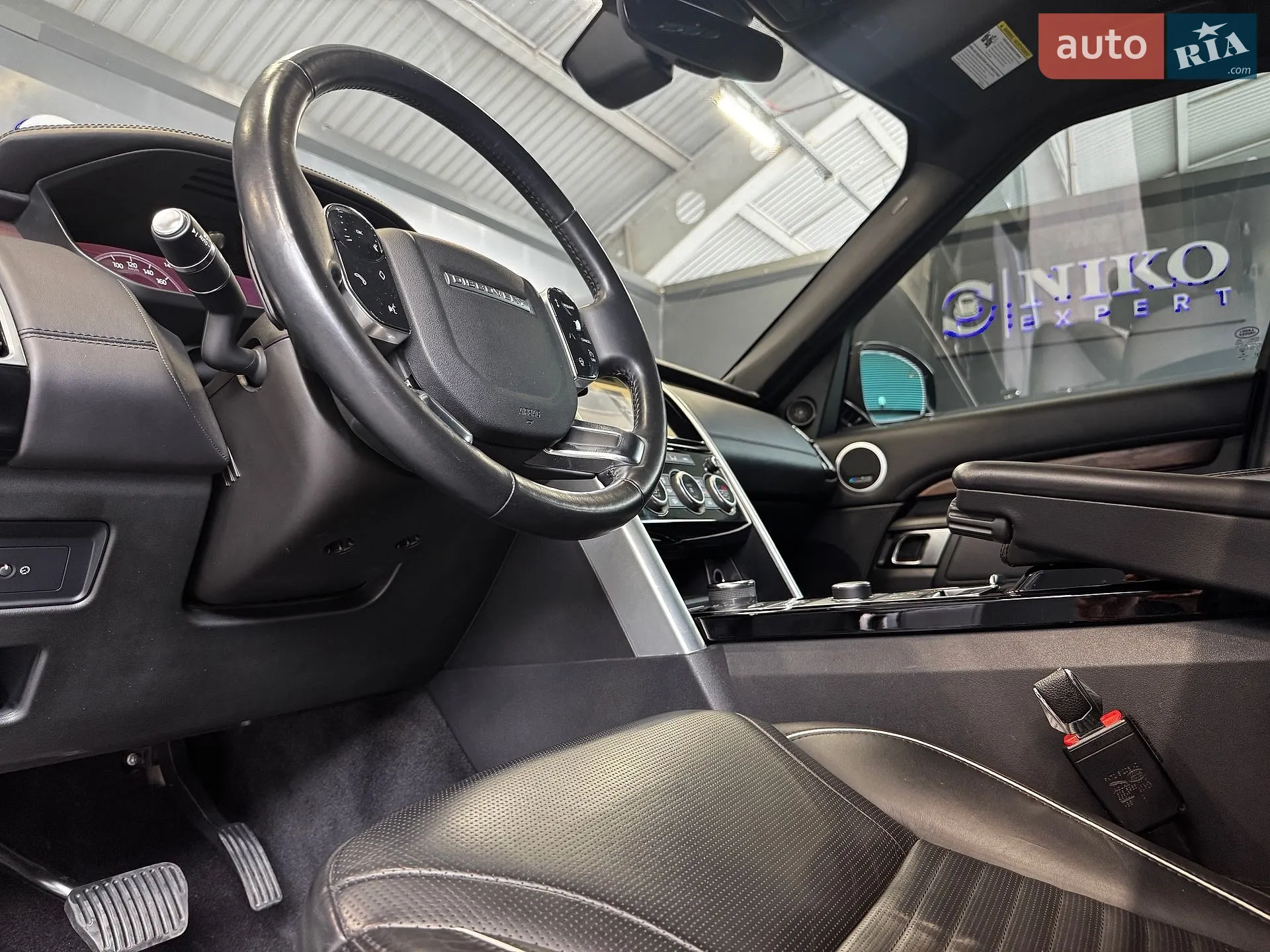 2019 Land Rover Discovery - мініатюра 27