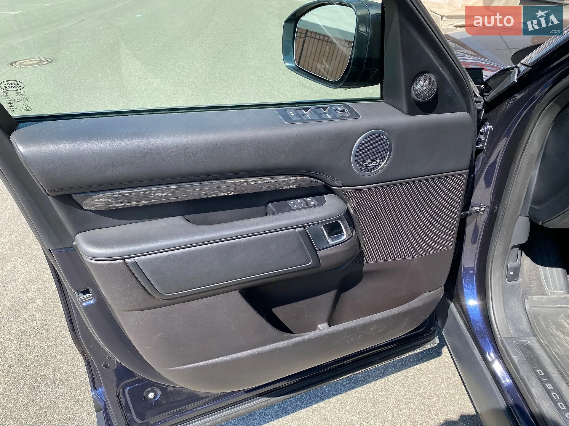 2018 Land Rover Discovery - мініатюра 30