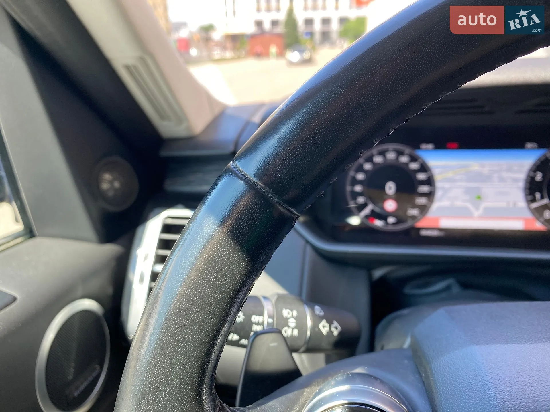 2018 Land Rover Discovery - мініатюра 36