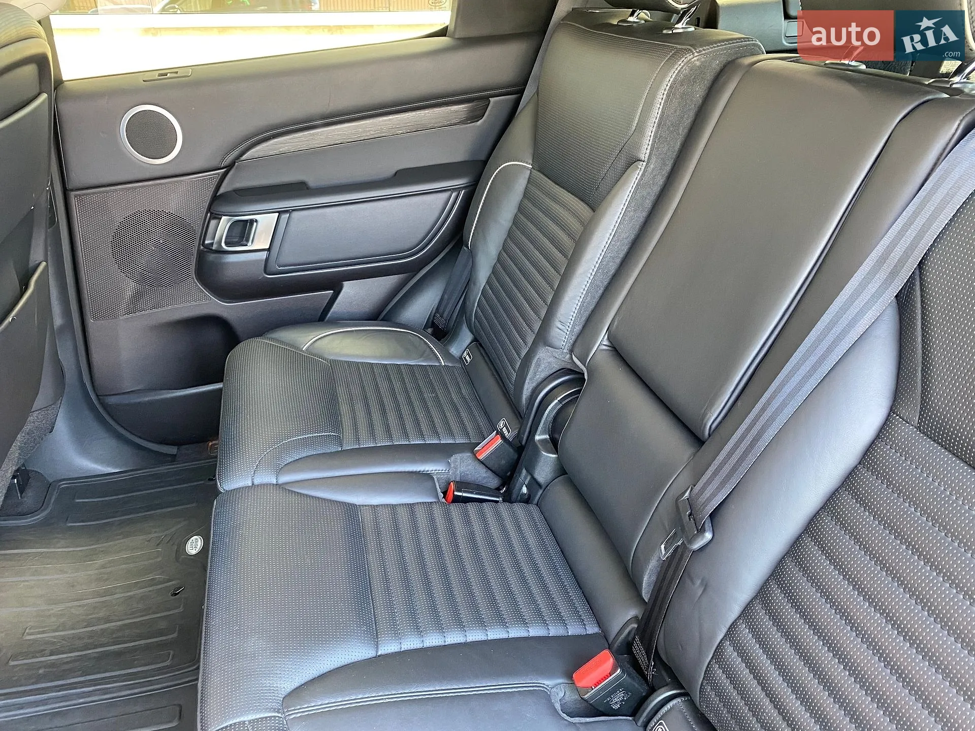 2018 Land Rover Discovery - мініатюра 44