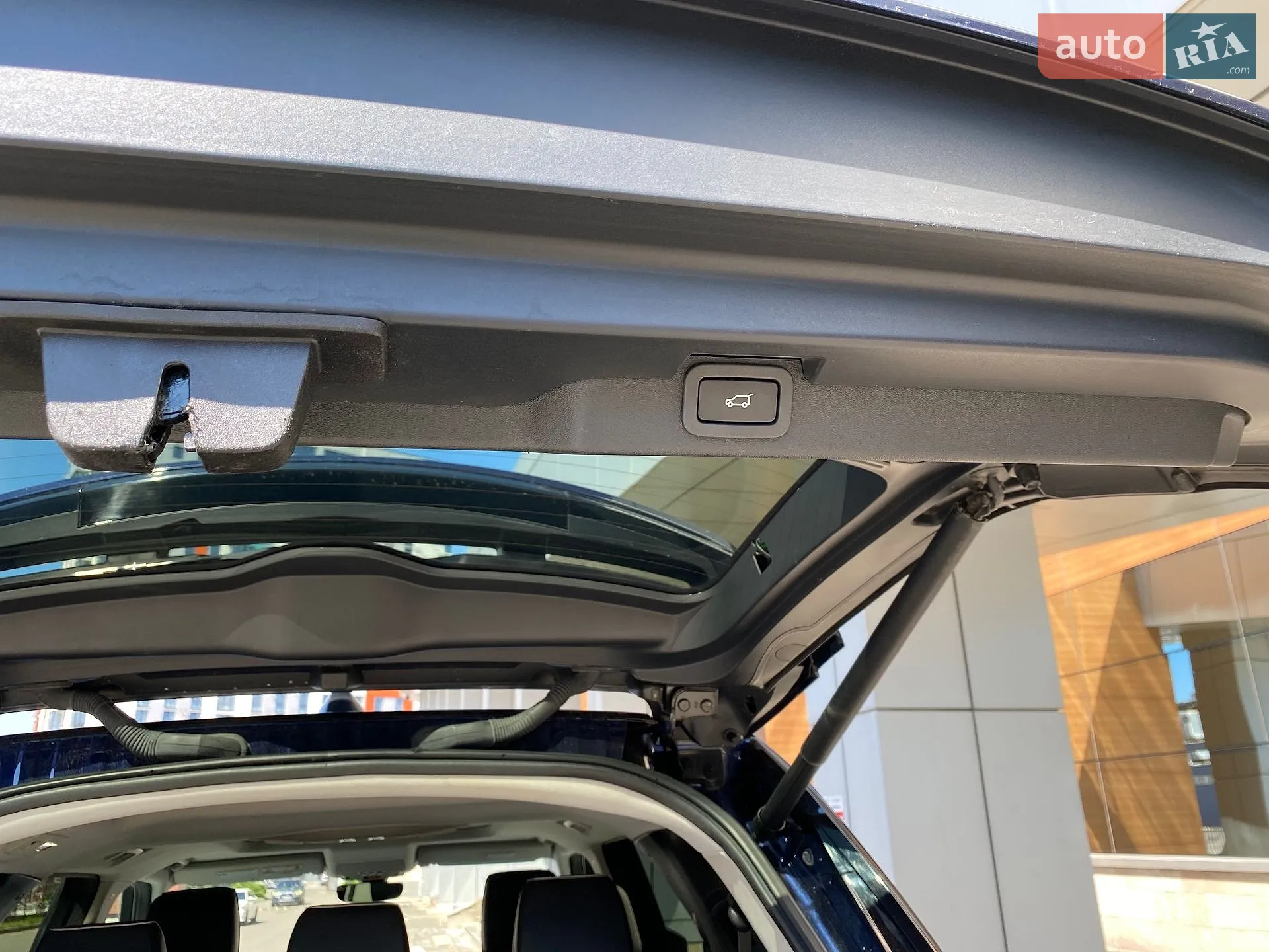 2018 Land Rover Discovery - мініатюра 56