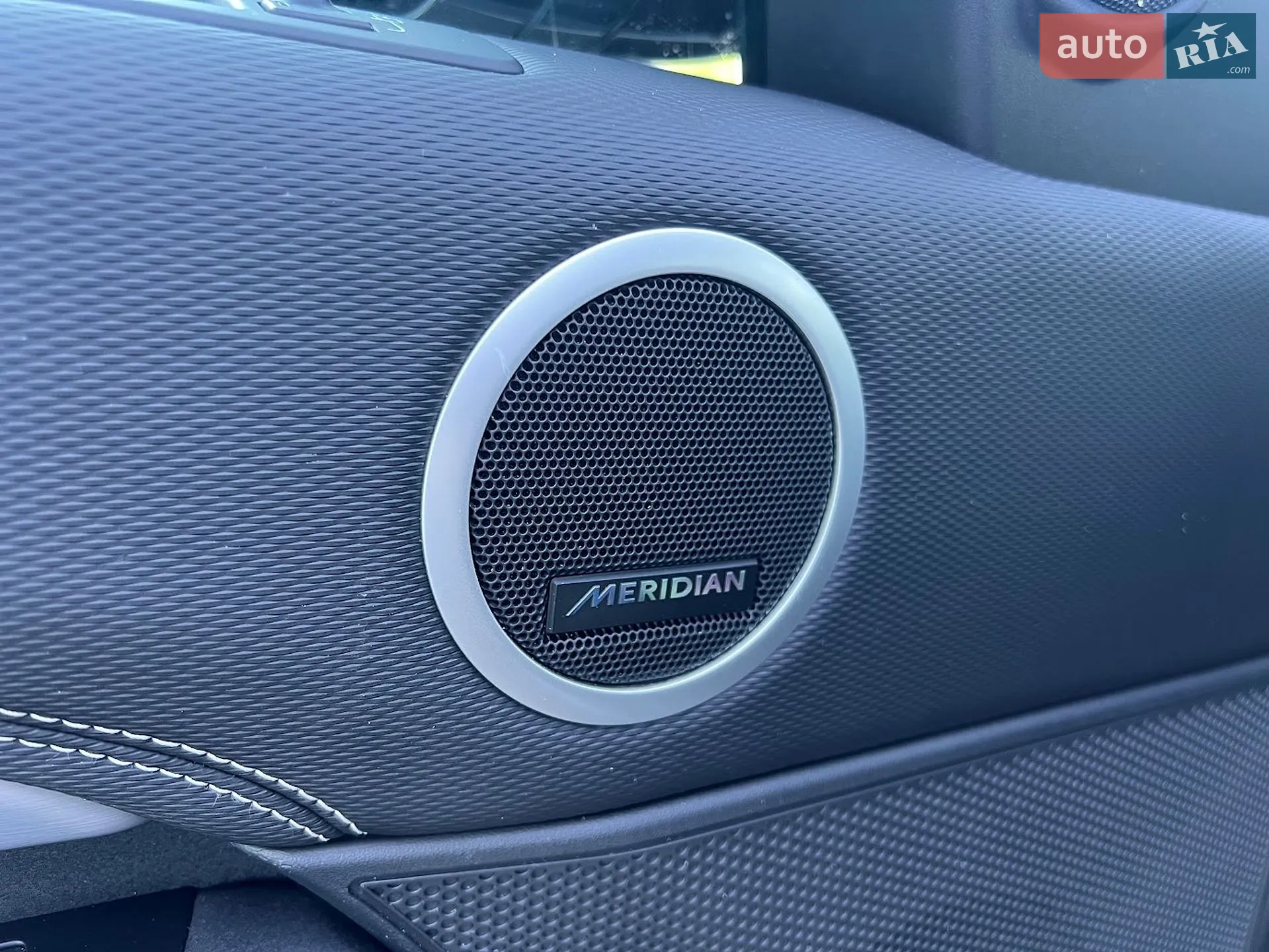 2023 Land Rover Discovery - мініатюра 12