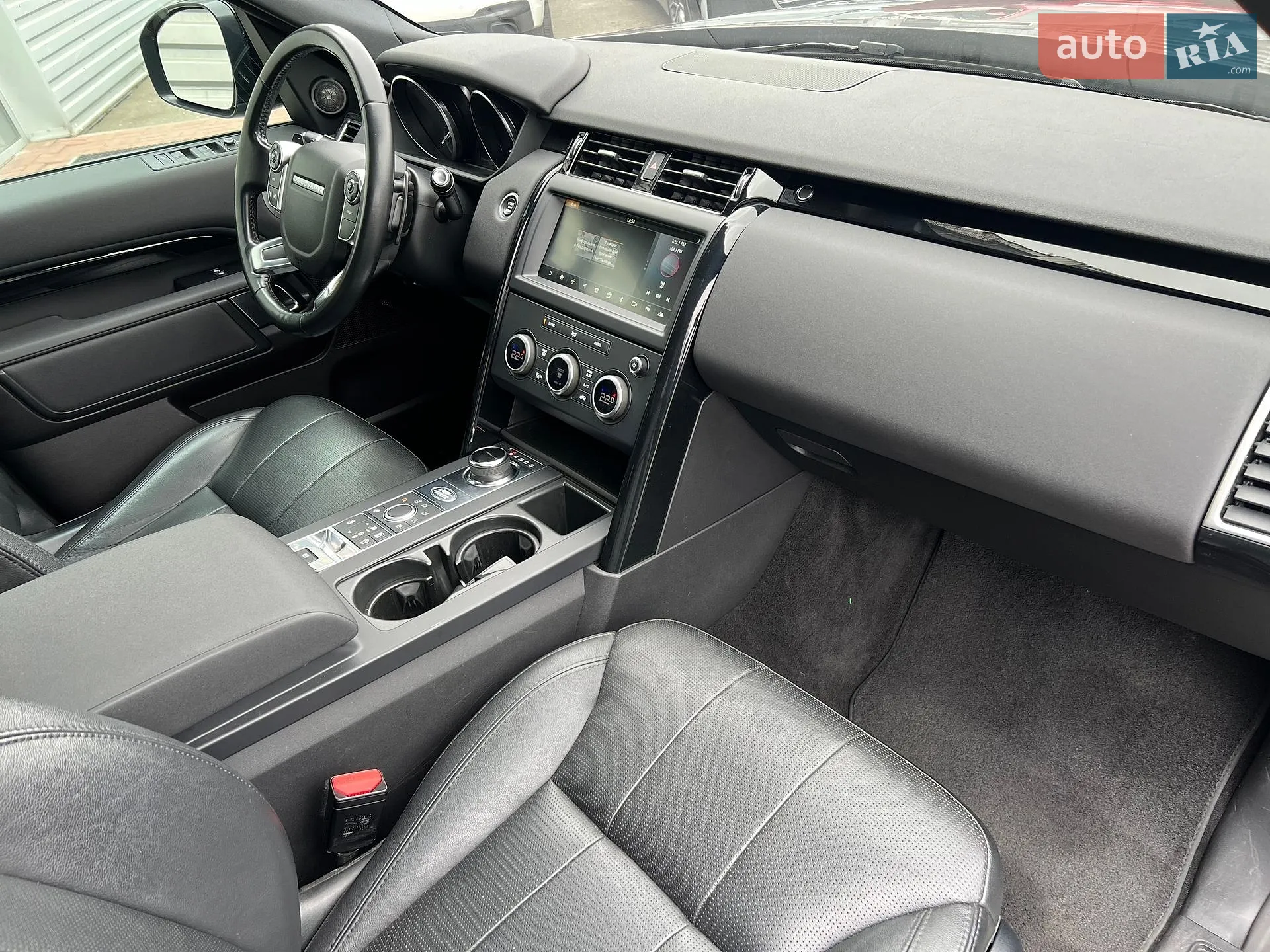 2018 Land Rover Discovery - мініатюра 30