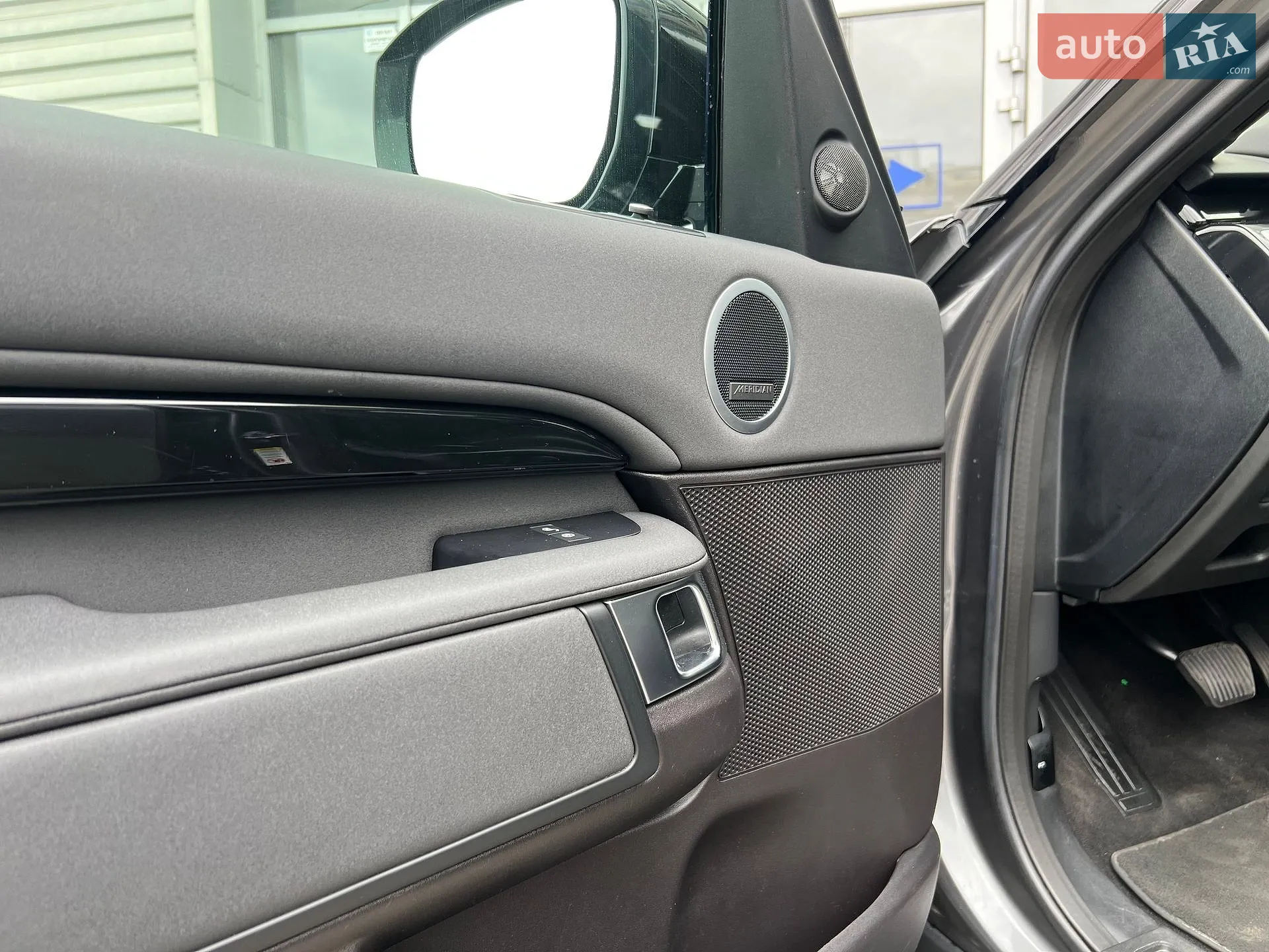 2018 Land Rover Discovery - мініатюра 20