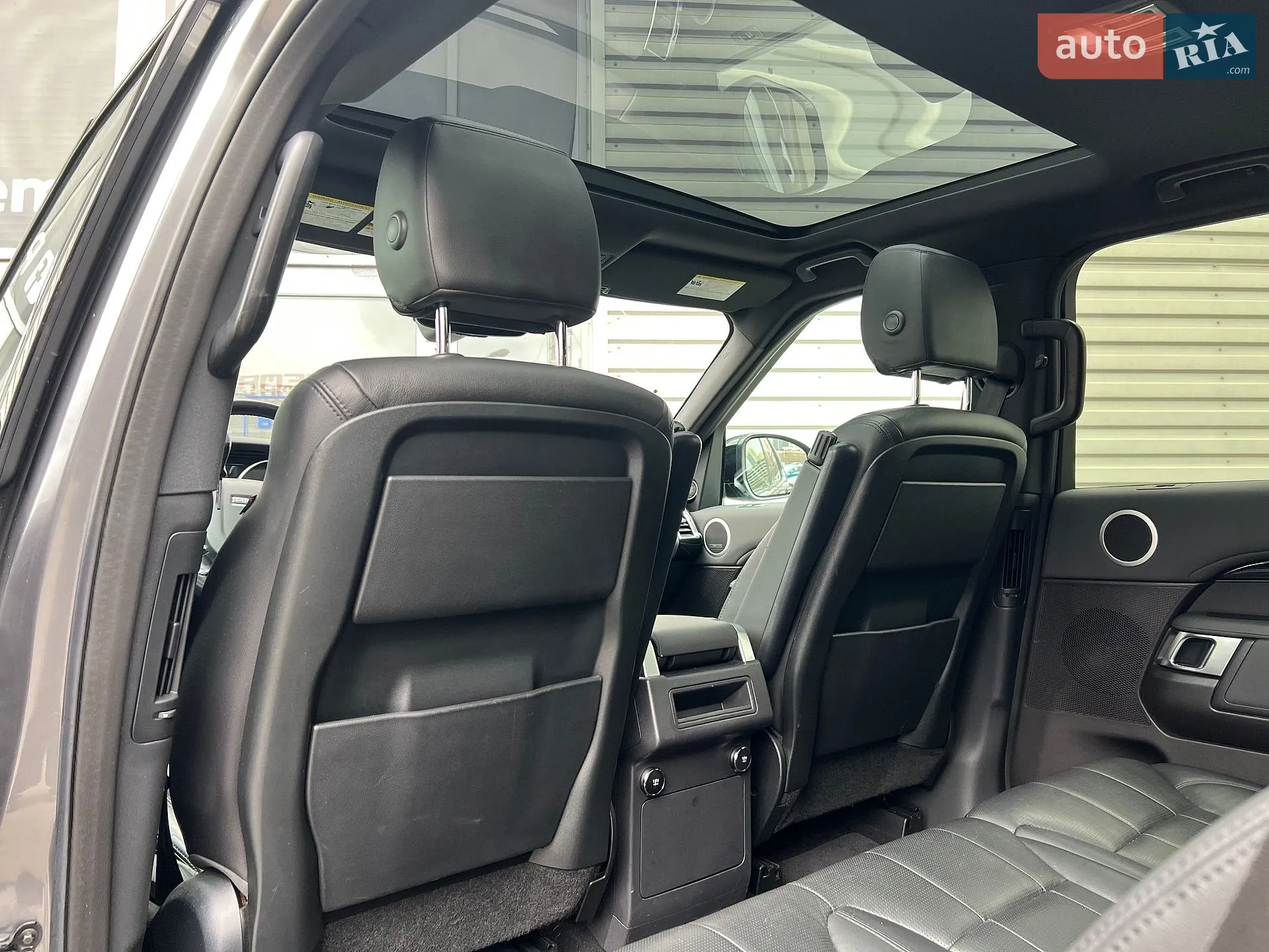 2018 Land Rover Discovery - мініатюра 22
