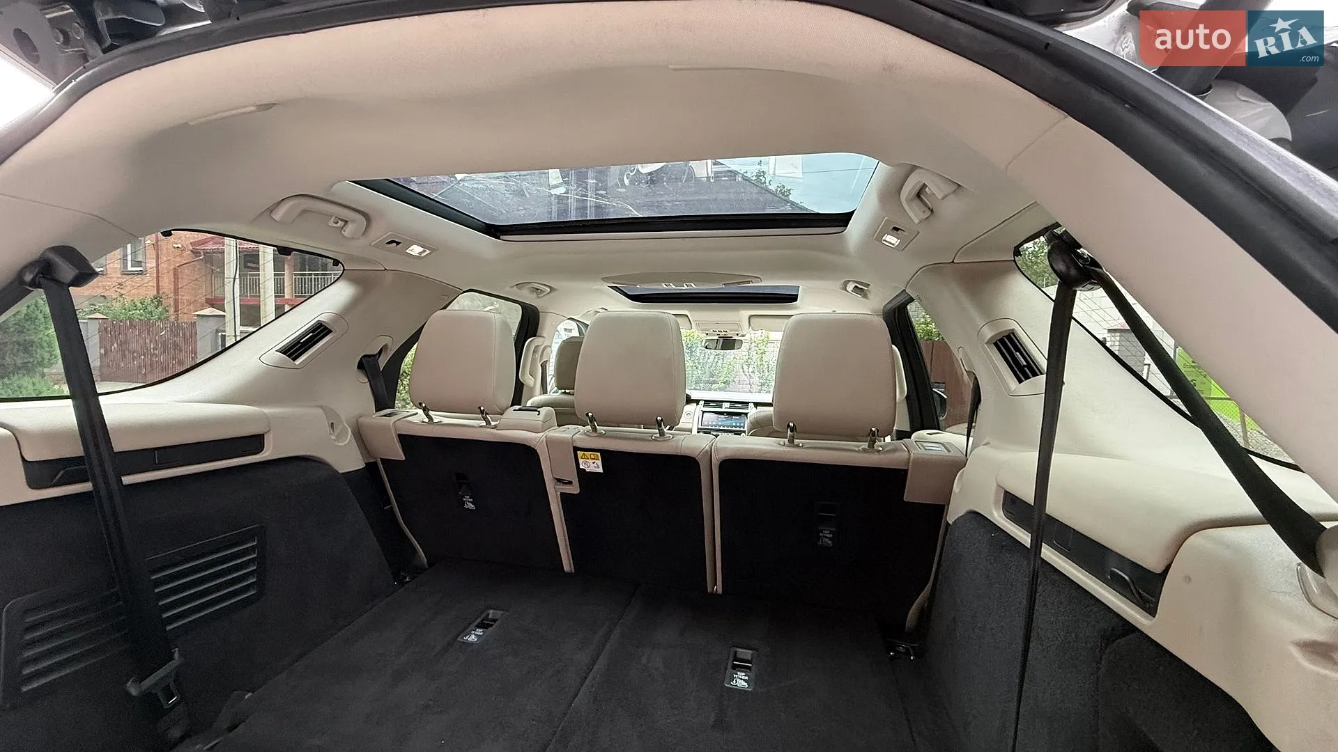 2018 Land Rover Discovery - мініатюра 28