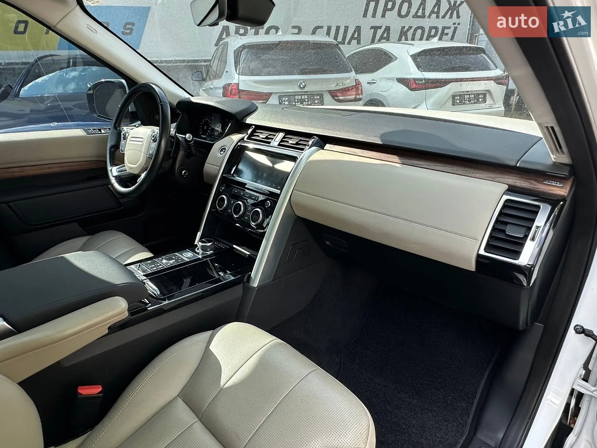 2017 Land Rover Discovery - мініатюра 40