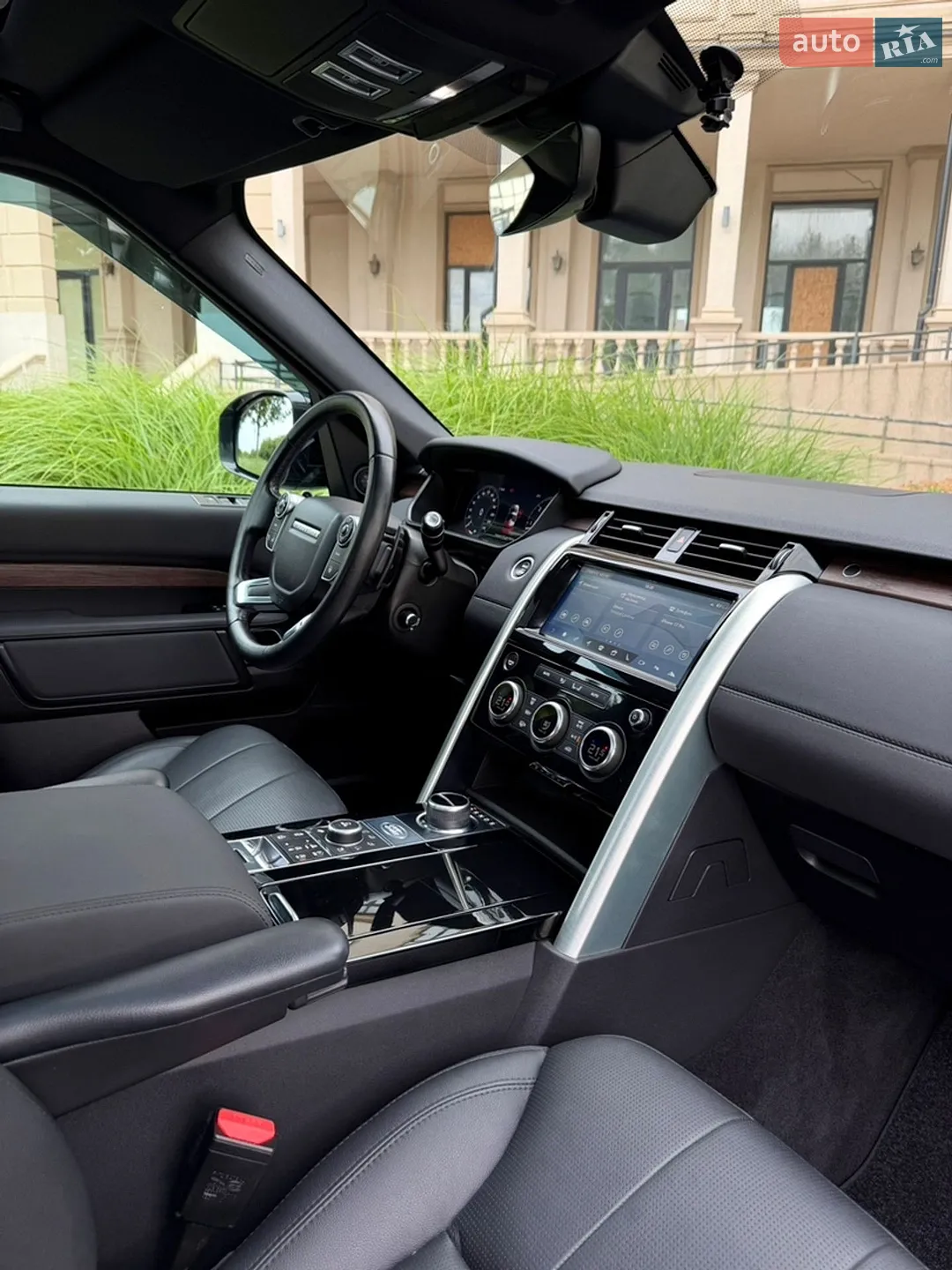 2018 Land Rover Discovery - мініатюра 31