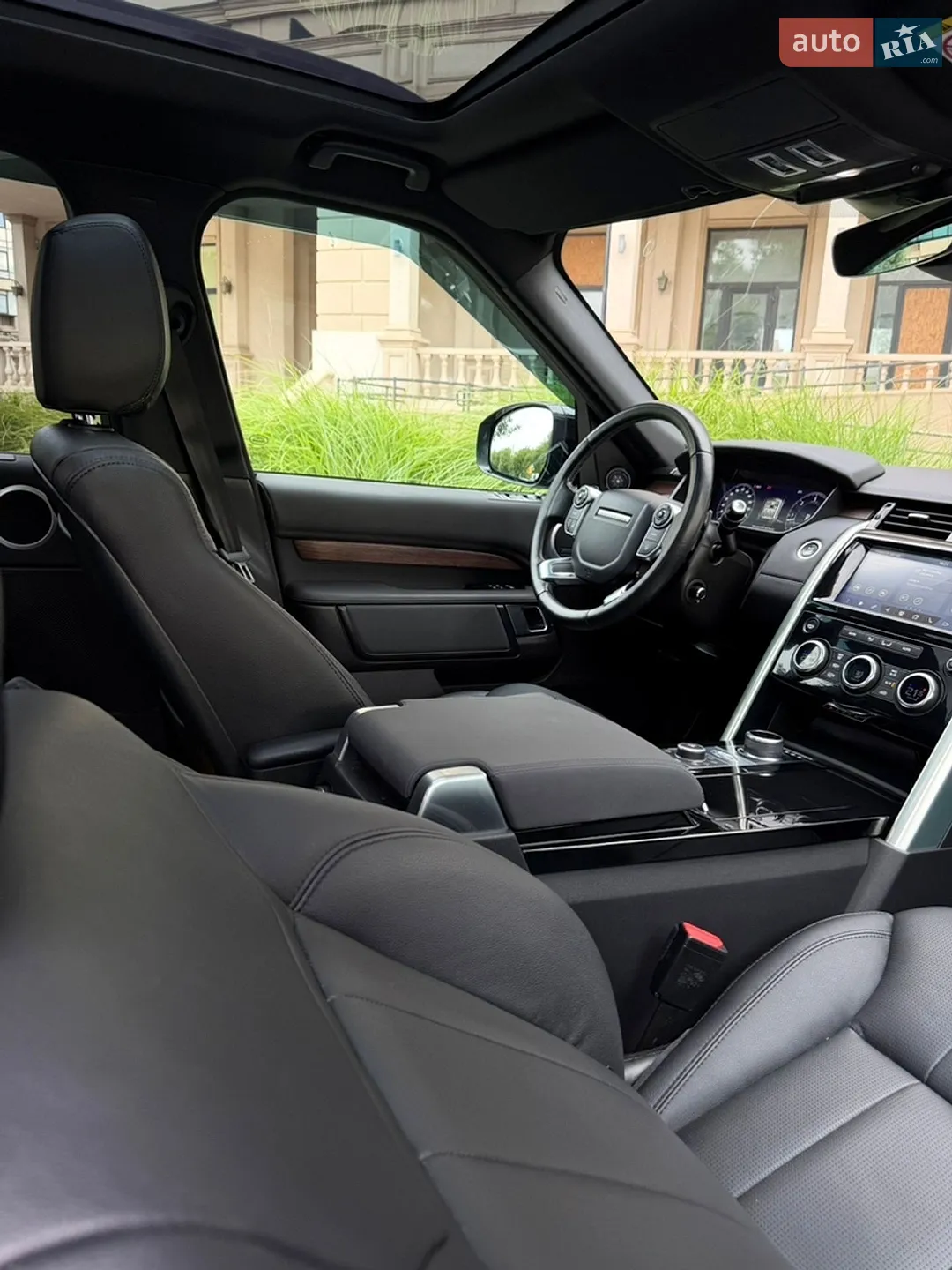2018 Land Rover Discovery - мініатюра 35