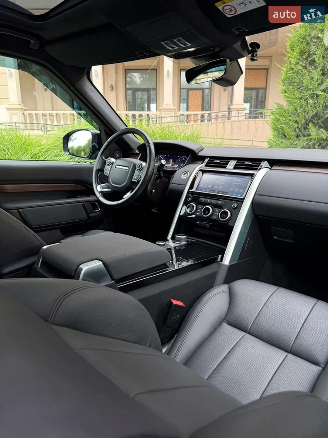 2018 Land Rover Discovery - мініатюра 32