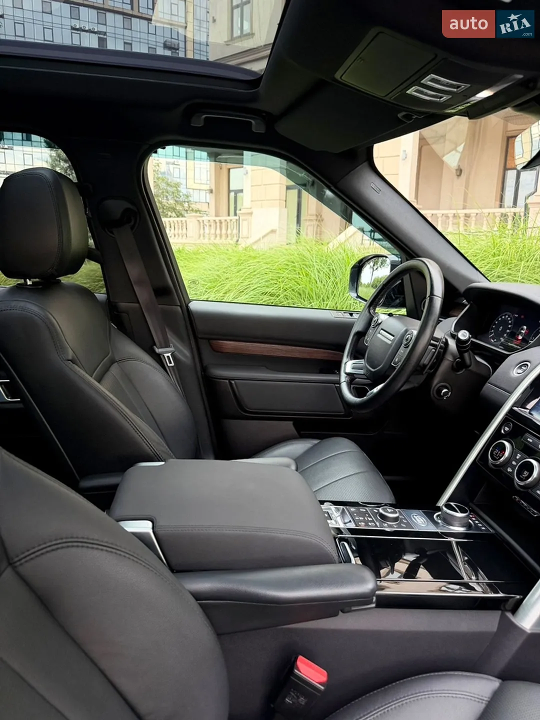 2018 Land Rover Discovery - мініатюра 36