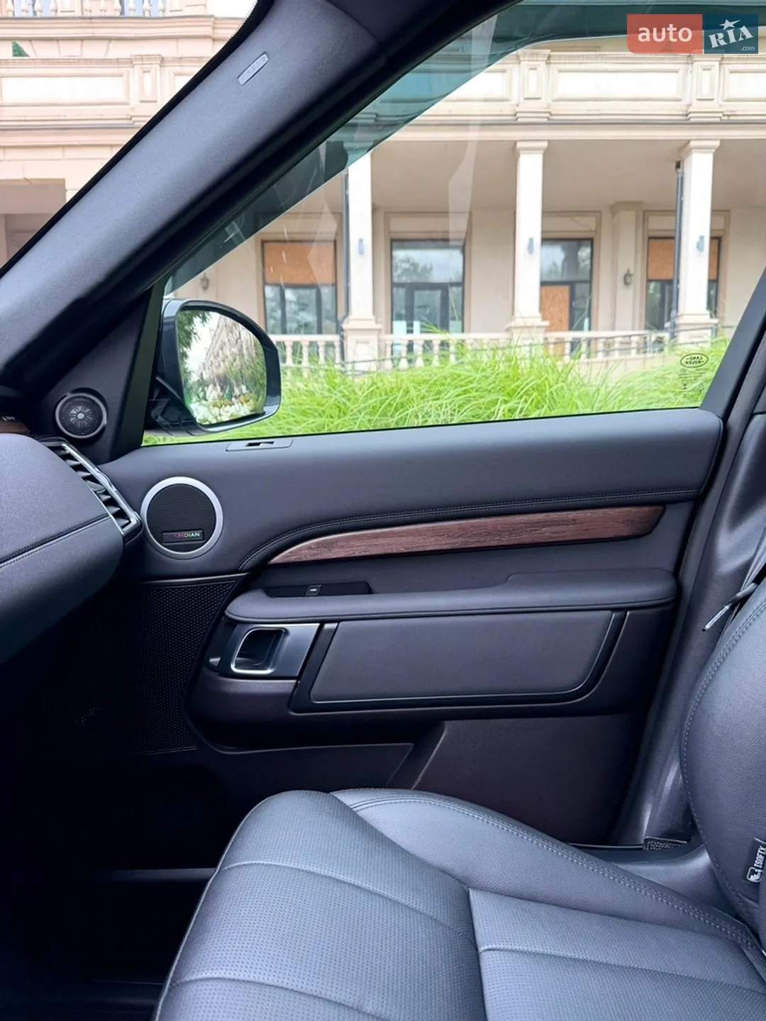 2018 Land Rover Discovery - мініатюра 44