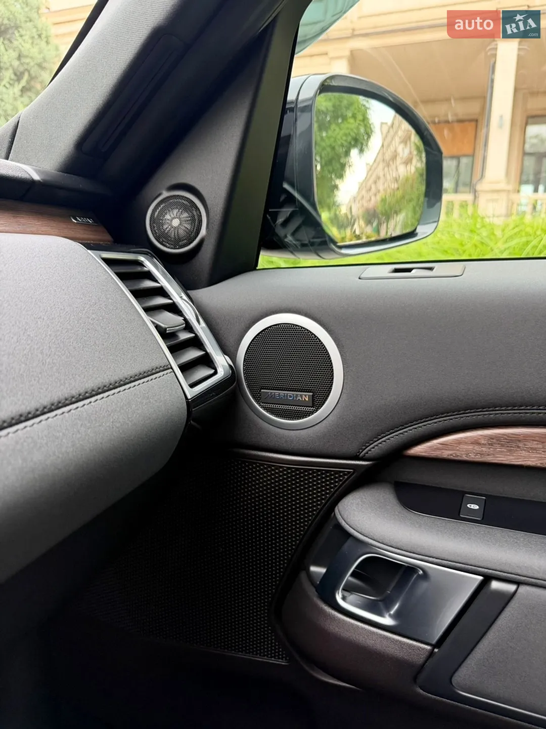 2018 Land Rover Discovery - мініатюра 50