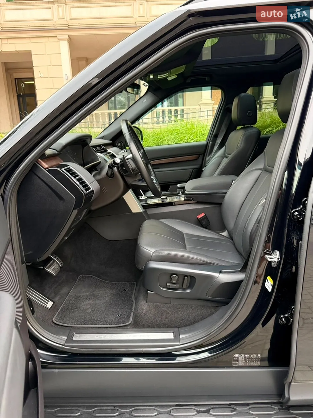 2018 Land Rover Discovery - мініатюра 37