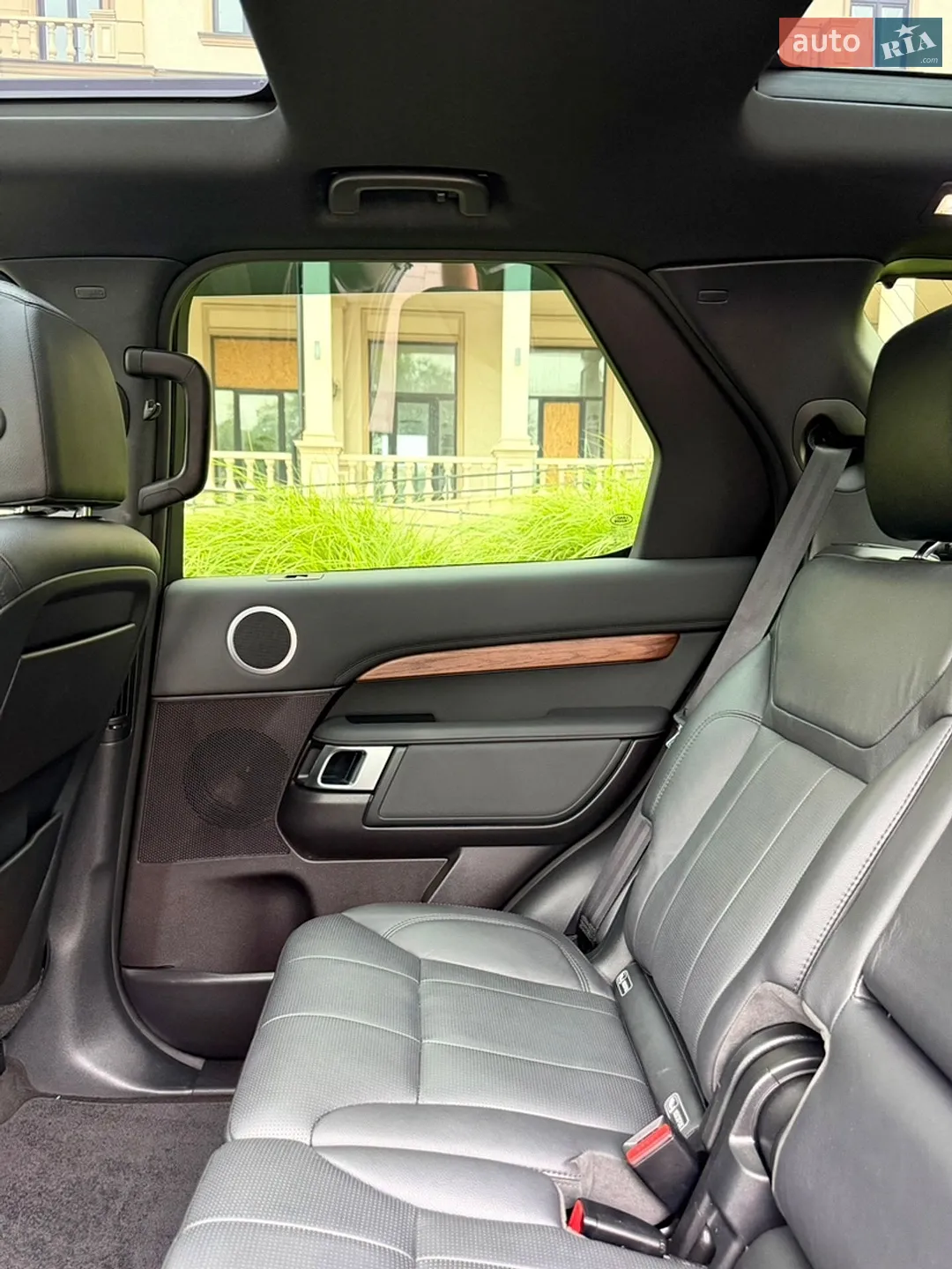 2018 Land Rover Discovery - мініатюра 61