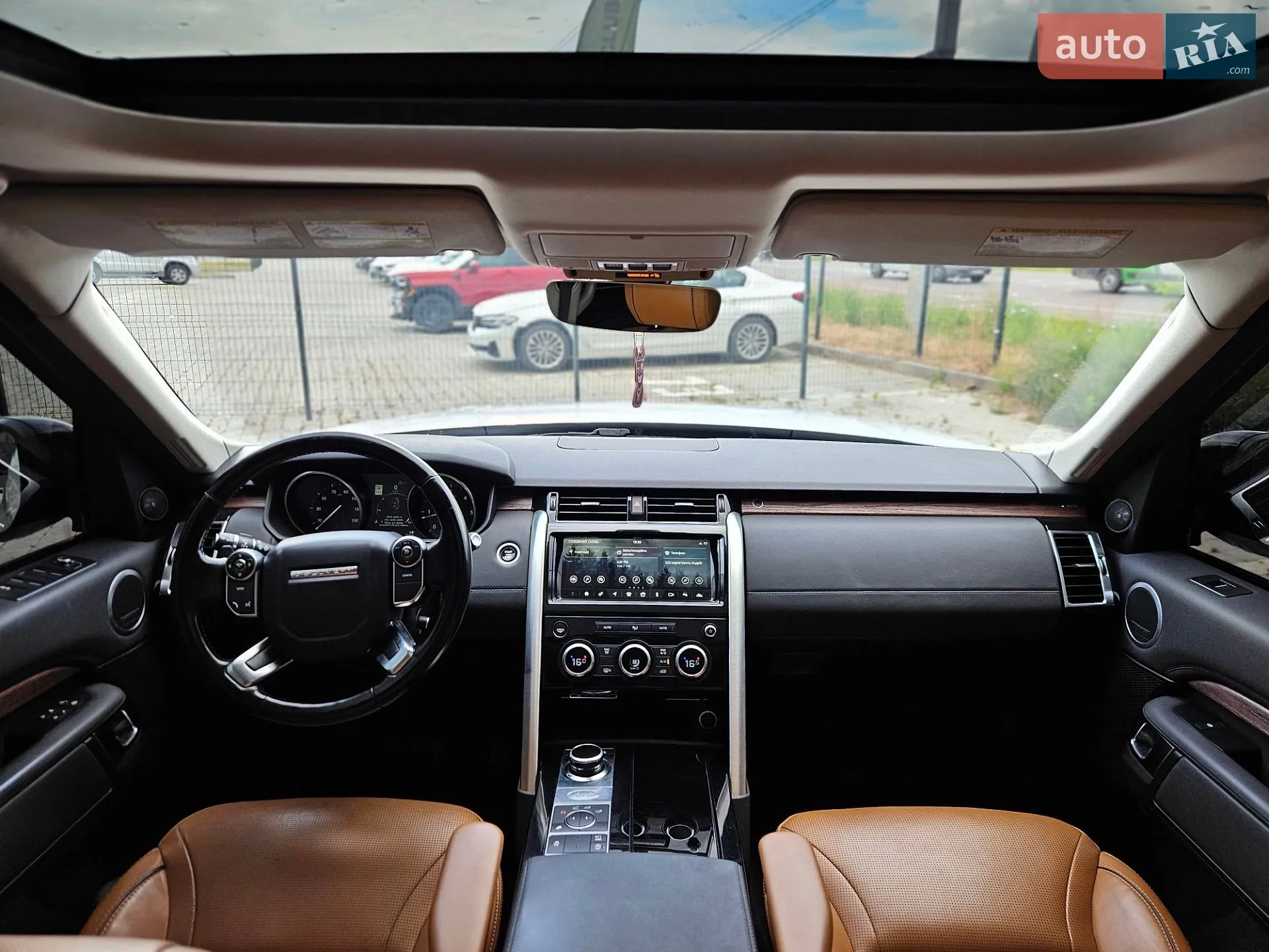 2017 Land Rover Discovery - мініатюра 30