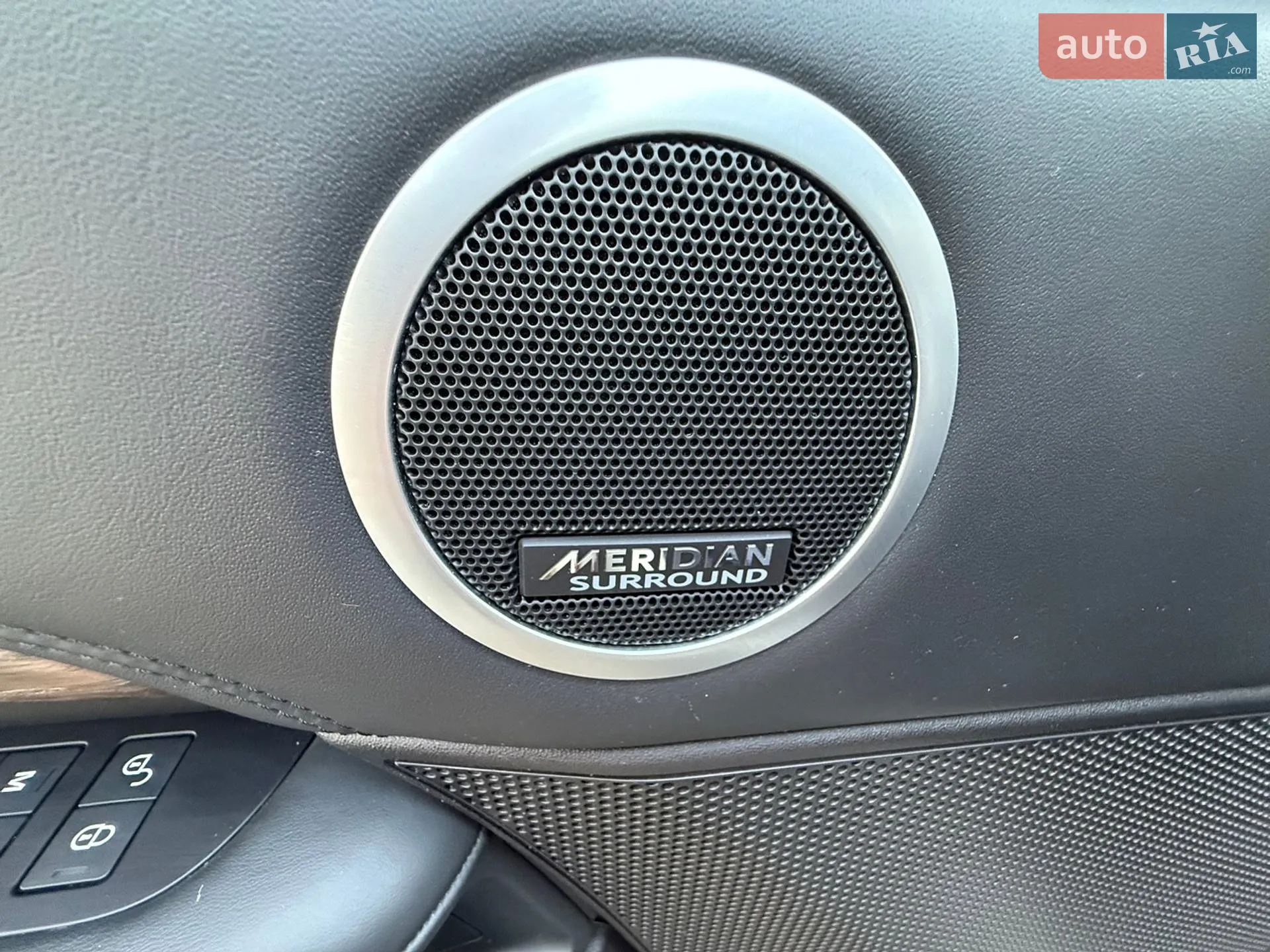 2018 Land Rover Discovery - мініатюра 14