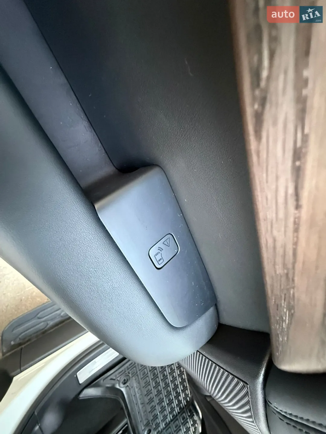 2018 Land Rover Discovery - мініатюра 19